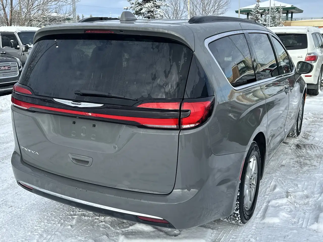 Chrysler Pacifica снимка Chrysler Pacifica