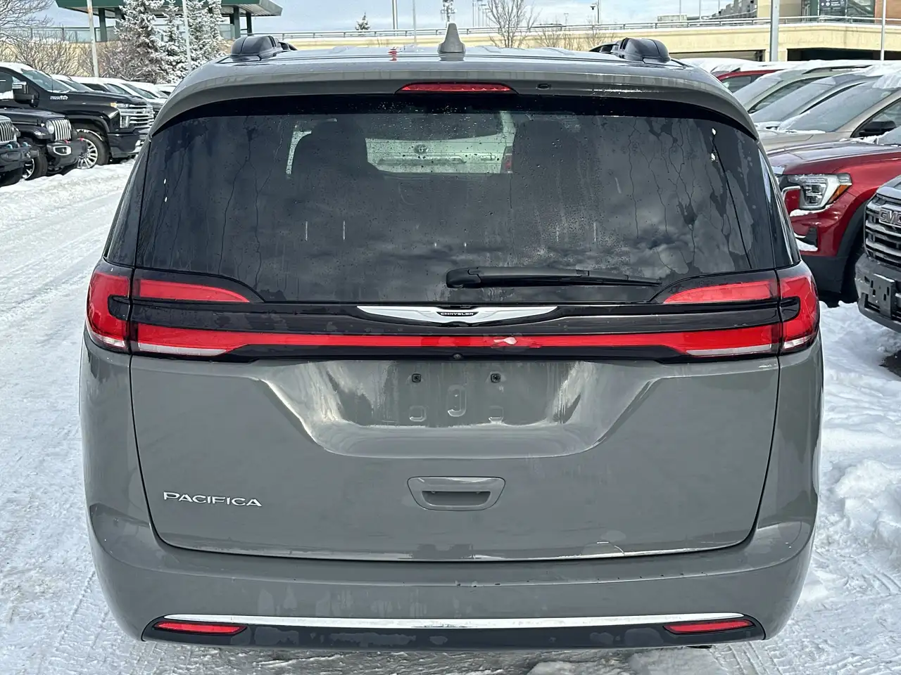 Chrysler Pacifica снимка Chrysler Pacifica