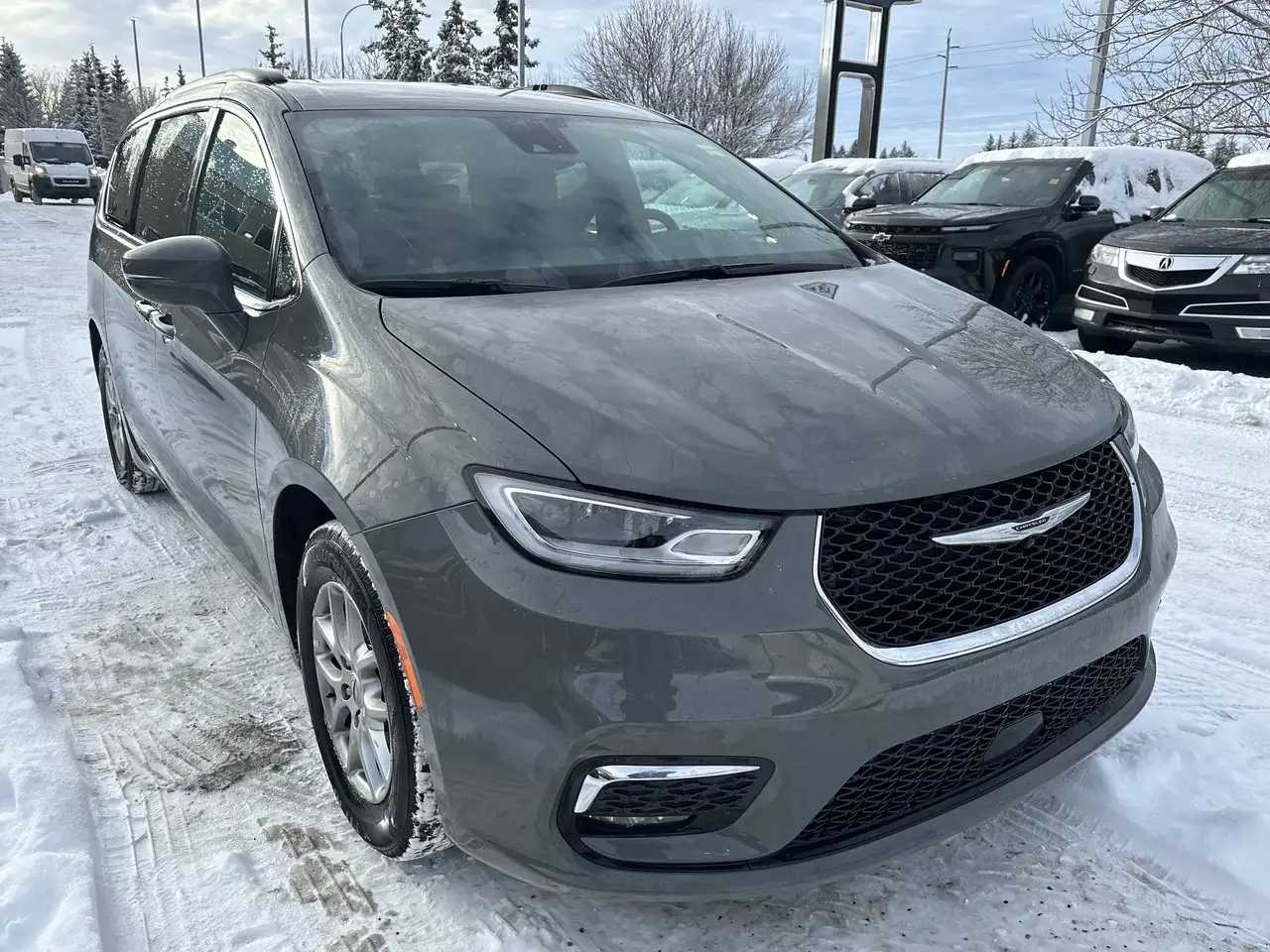 Chrysler Pacifica снимка Chrysler Pacifica