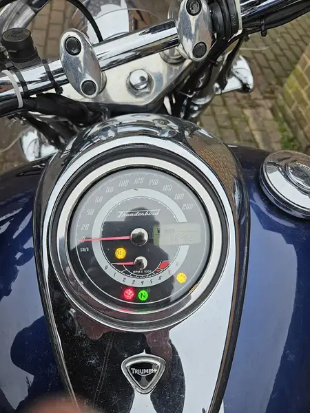 Triumph Thunderbird LT - foto 4