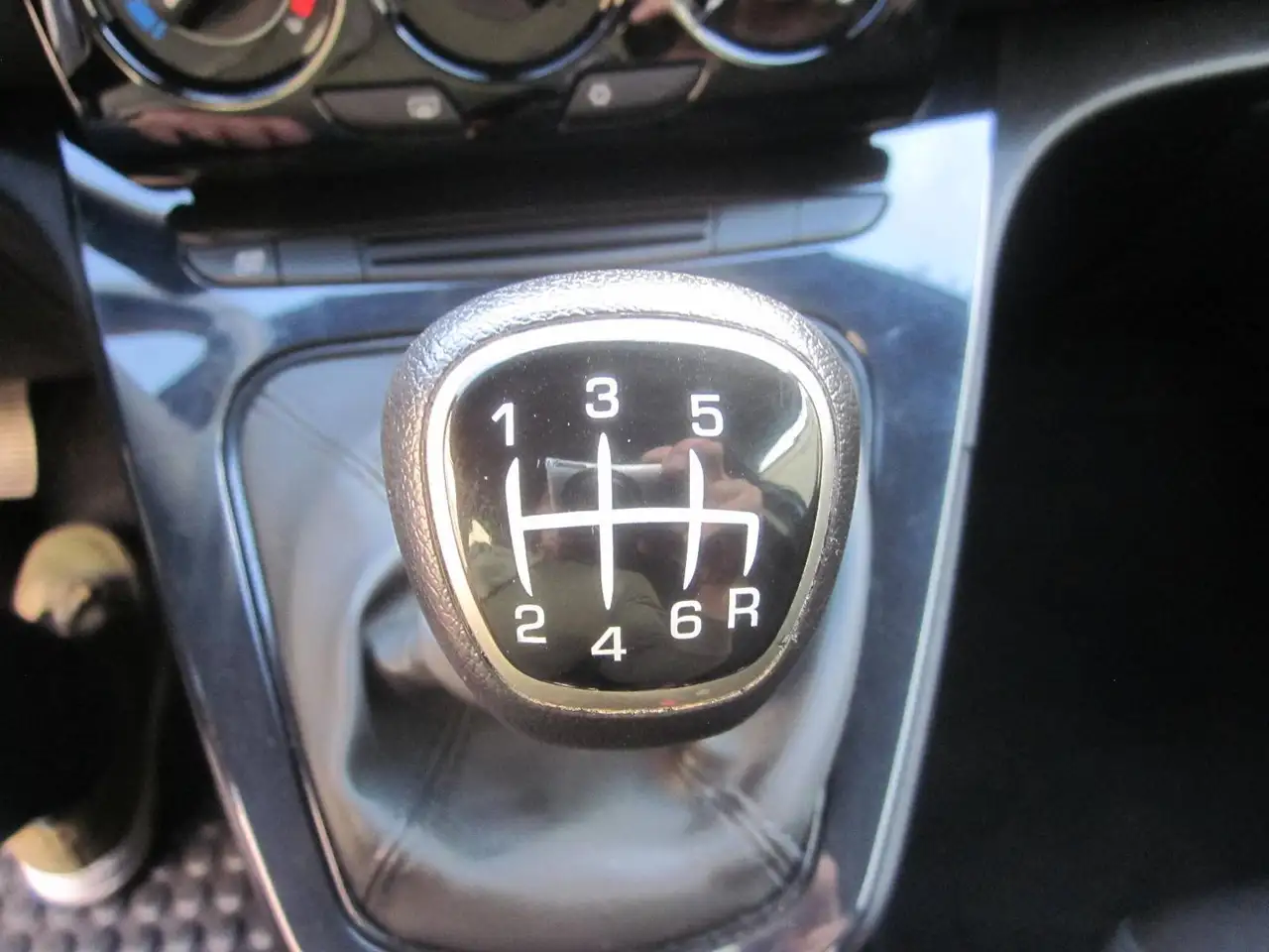 Lancia Ypsilon 2022 — фото 15