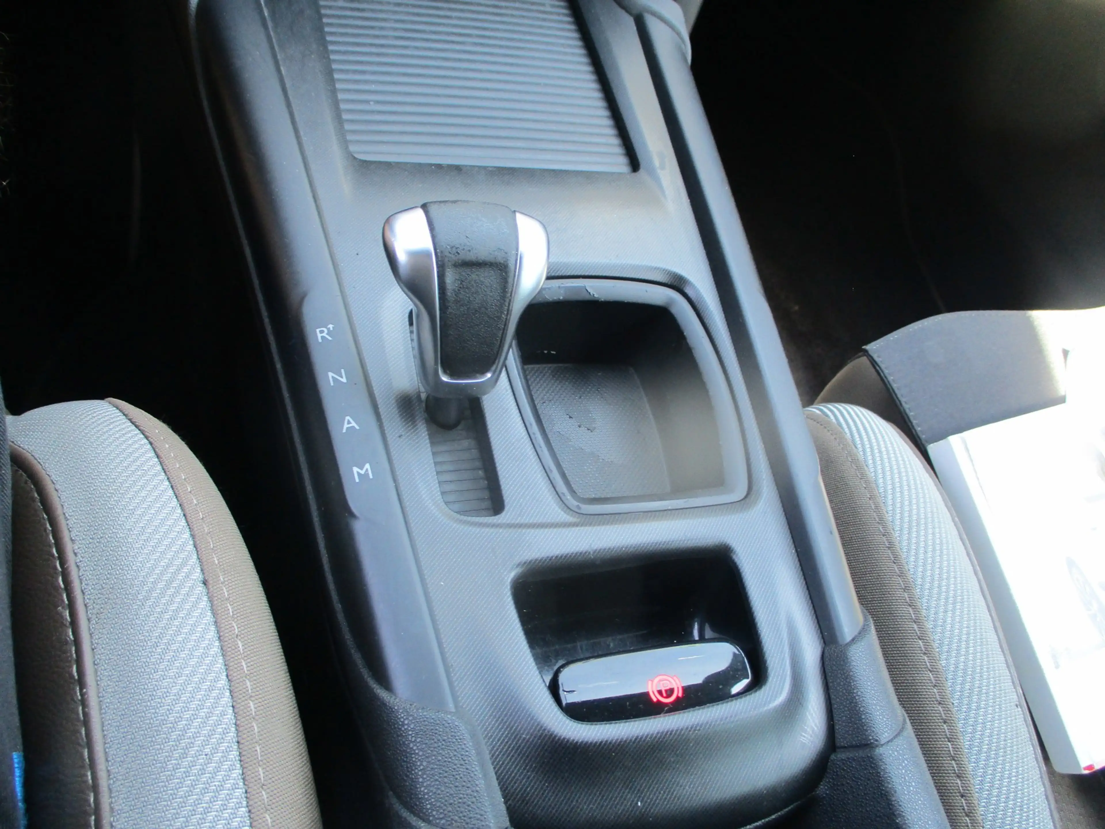 Citroen DS4 1.6 THP So Chic — photo 3