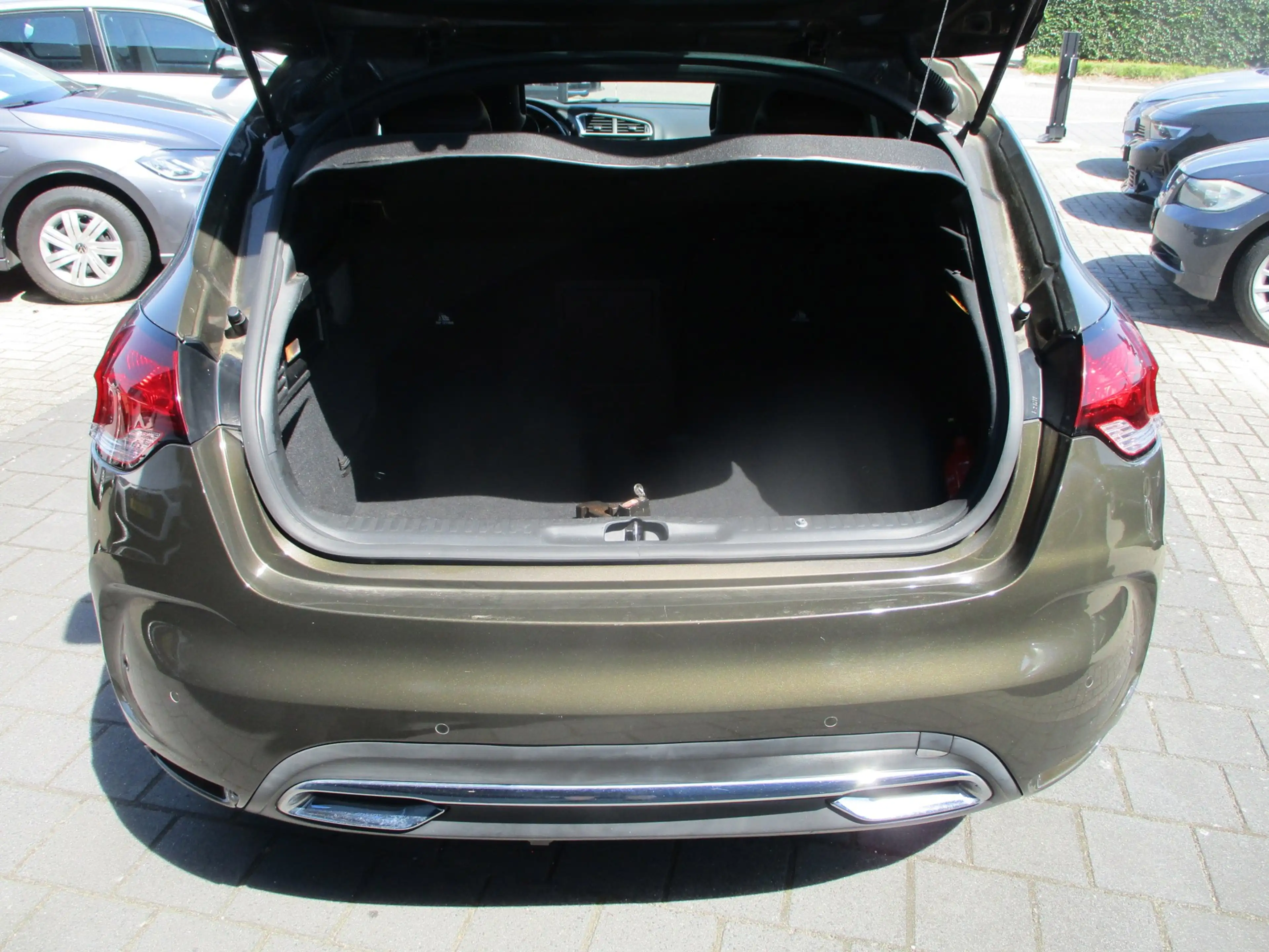 Citroen DS4 1.6 THP So Chic — photo 15