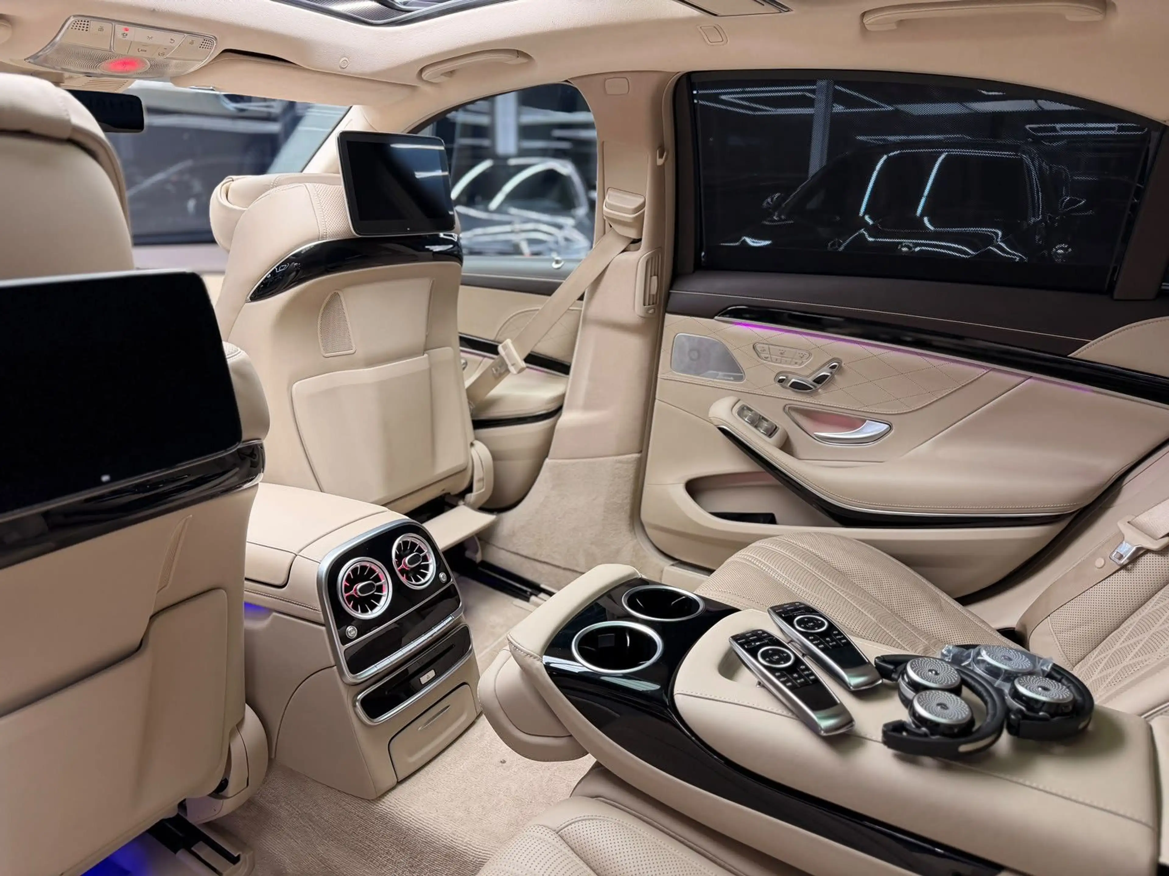Mercedes-Benz S 63 AMG 4Matic+ L |EXCLUSIVE|KERAMIK|PANO|TV — photo 6