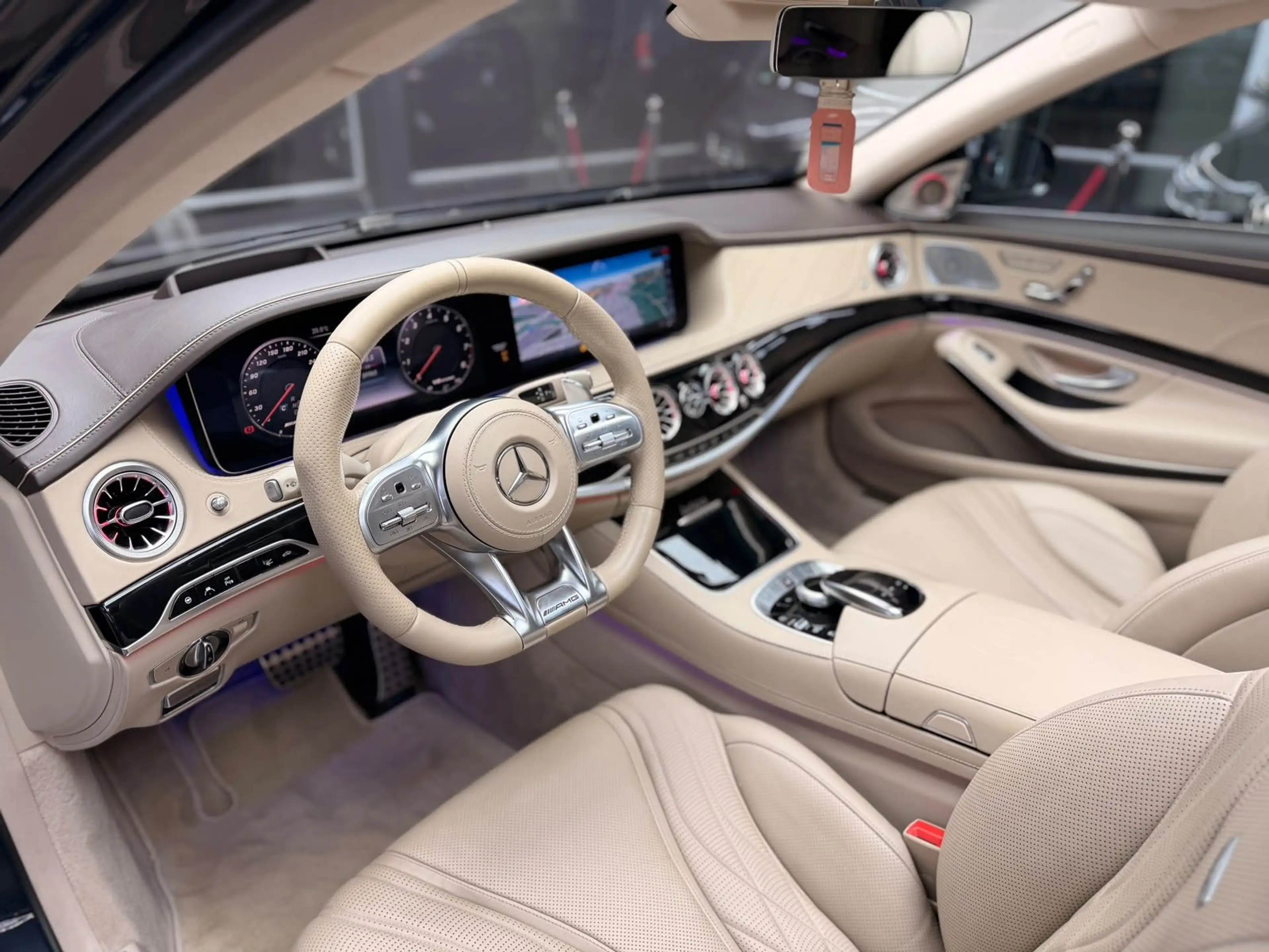 Mercedes-Benz S 63 AMG 4Matic+ L |EXCLUSIVE|KERAMIK|PANO|TV — photo 2