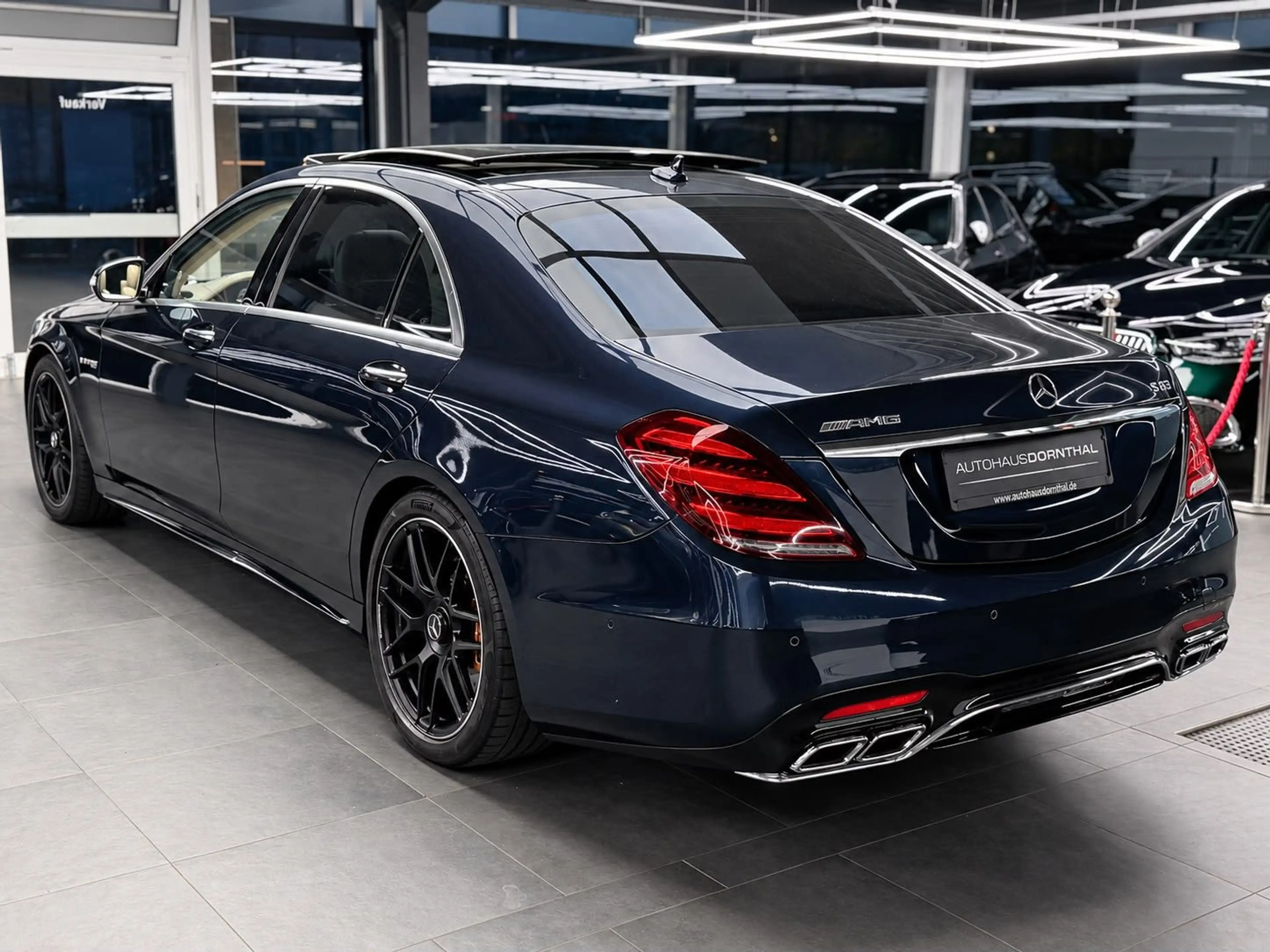 Mercedes-Benz S 63 AMG 4Matic+ L |EXCLUSIVE|KERAMIK|PANO|TV — photo 11