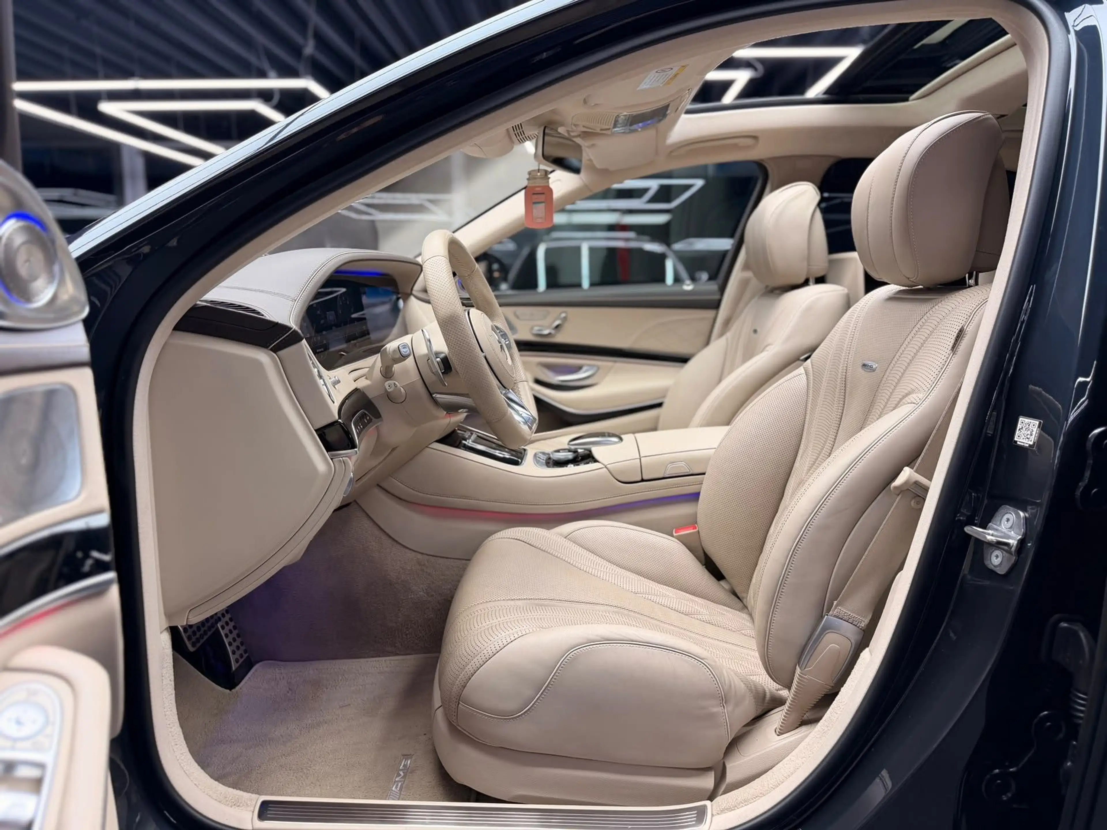Mercedes-Benz S 63 AMG 4Matic+ L |EXCLUSIVE|KERAMIK|PANO|TV — photo 4
