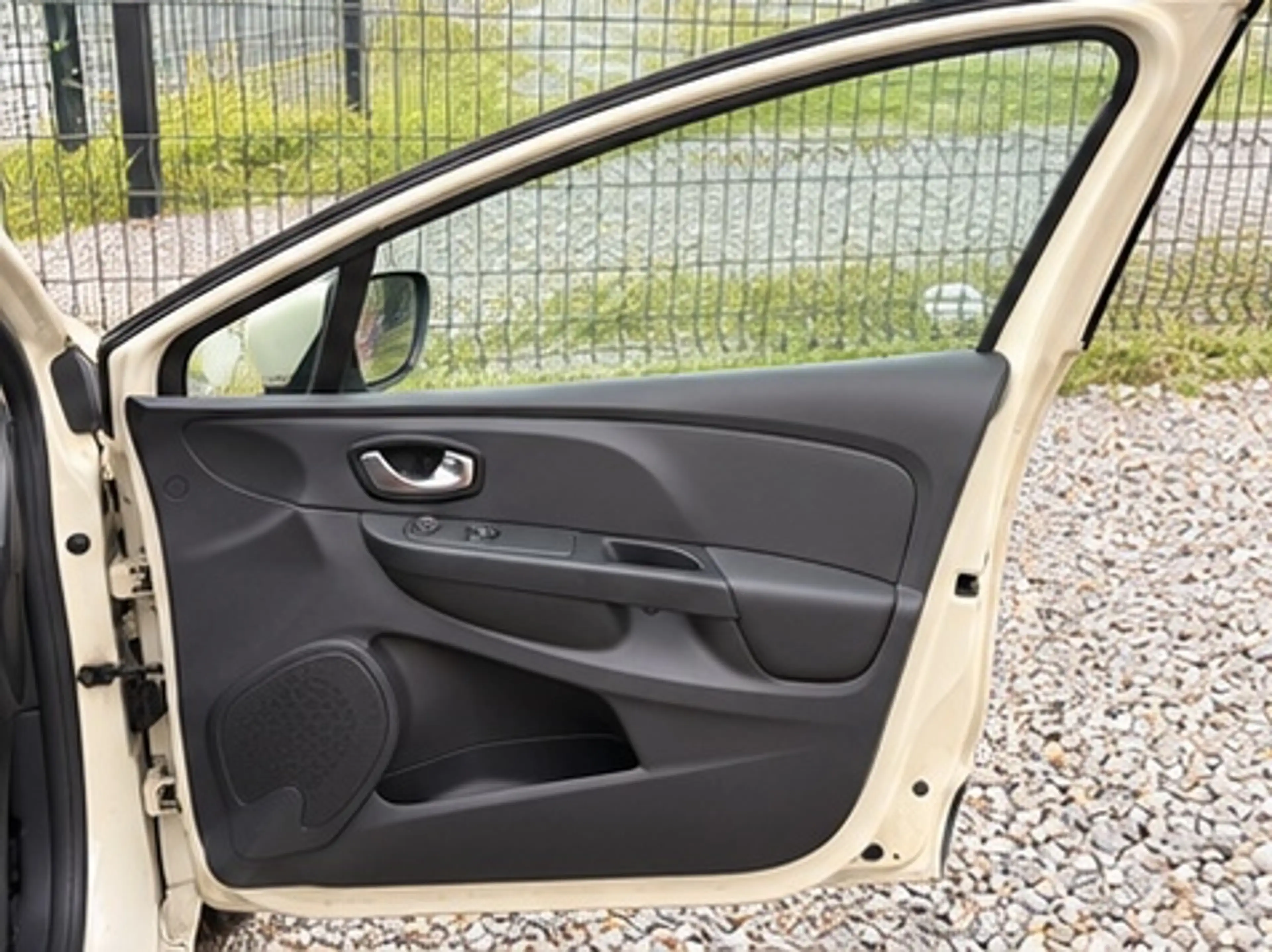 Renault Clio @ Servicars Fleurus - 0451/065.214 Renault Clio Break 1.2i - Garantie 12 mois - Historique avec factures — photo 11