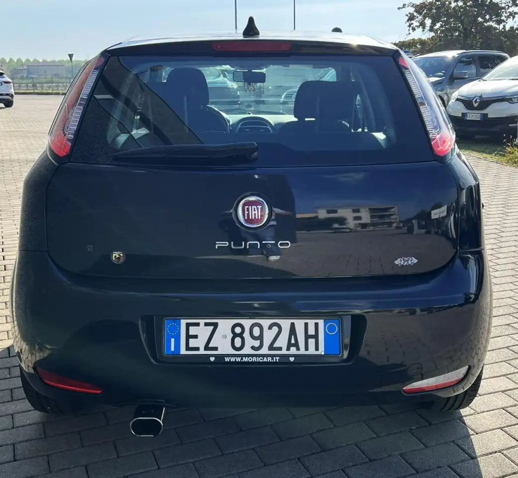 2015 Fiat Punto 1.2 8V 5 porte Lounge, photograph 11