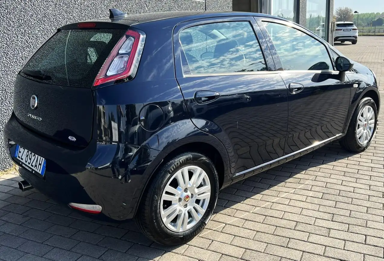 2015 Fiat Punto 1.2 8V 5 porte Lounge, photograph 8