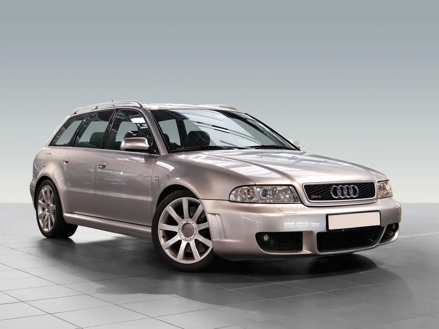 Audi RS4 original Lichtsilber / 1 von 100 - 1