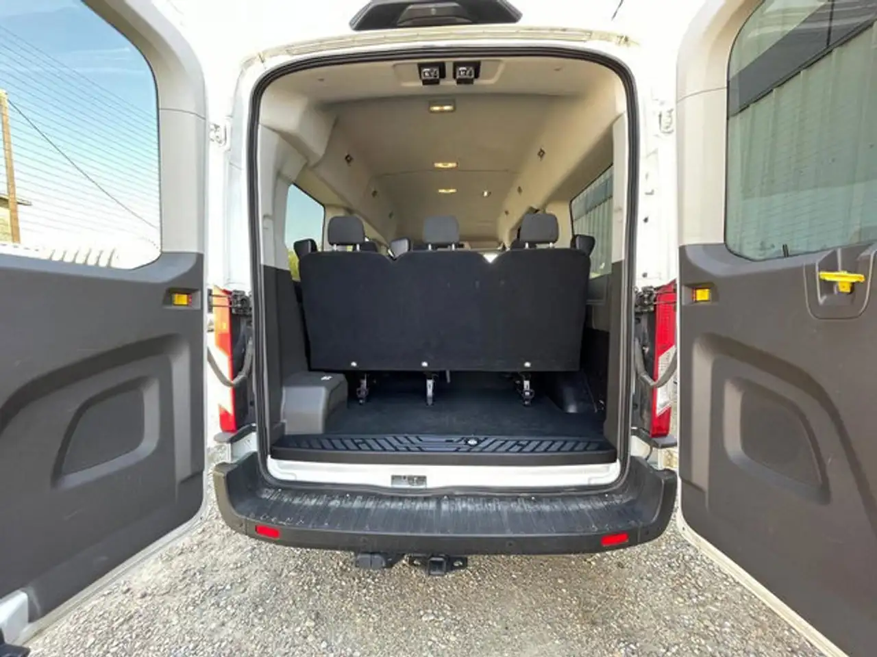 Ford Transit Passenger Wagon снимка Ford Transit Passenger Wagon
