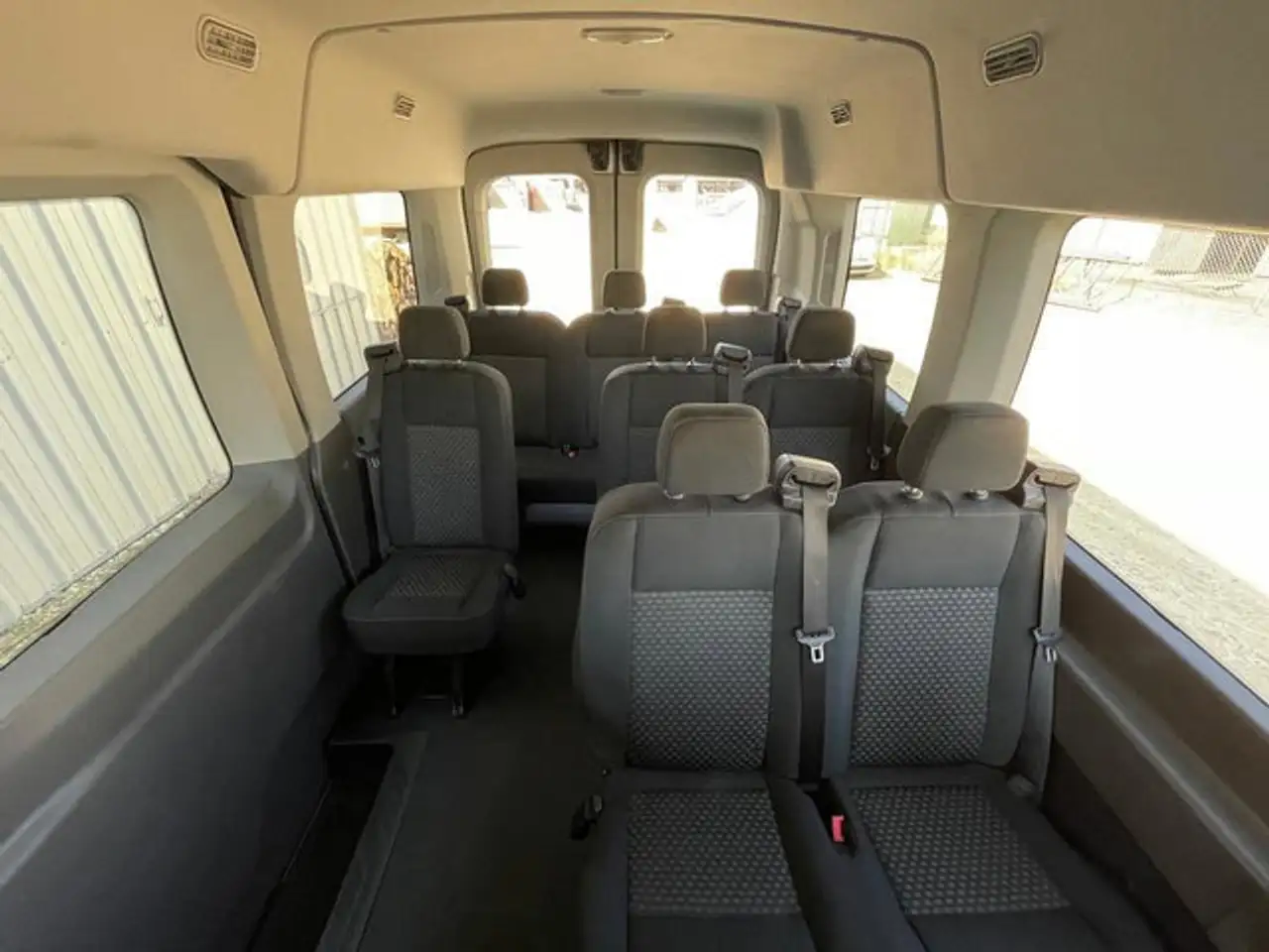 Ford Transit Passenger Wagon снимка Ford Transit Passenger Wagon