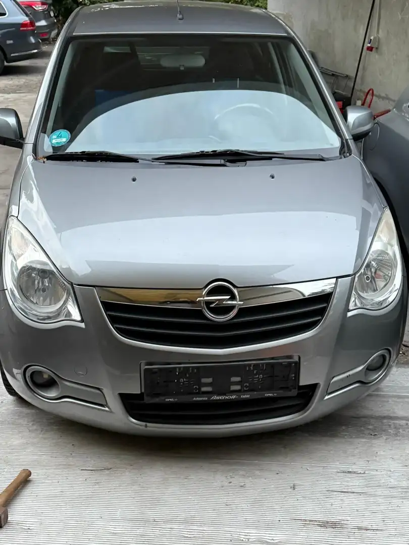 Opel Agila 1.0 Edition Grau - 2
