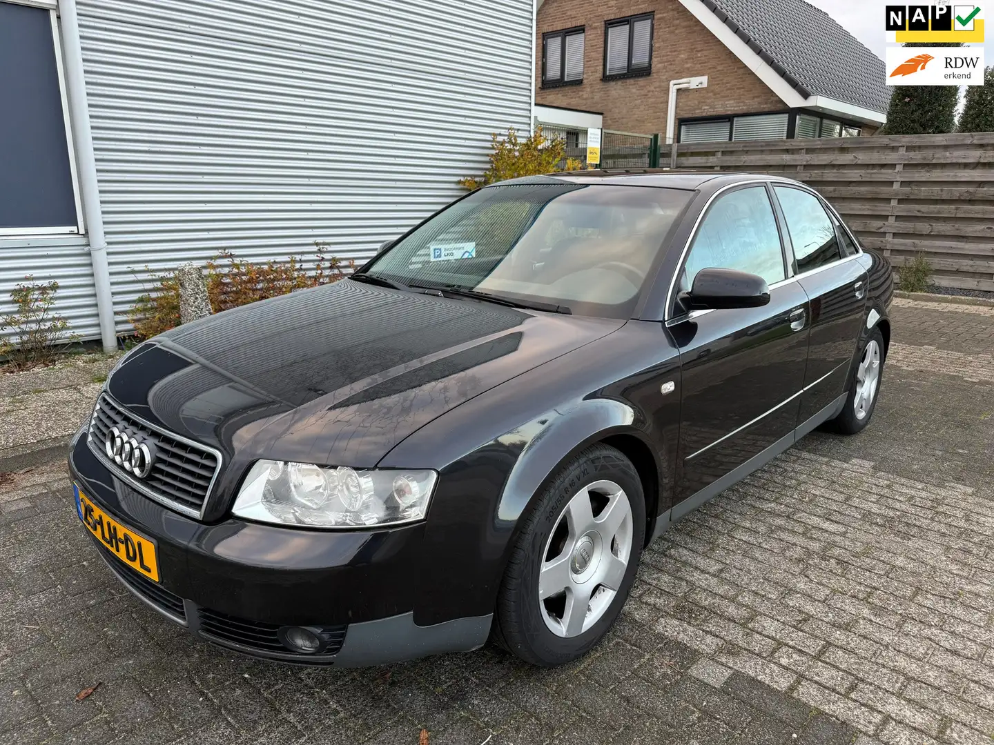 Audi A4 Limousine 1.9 TDI Exclusive Clima Bj:2003 NAP! Nero - 1