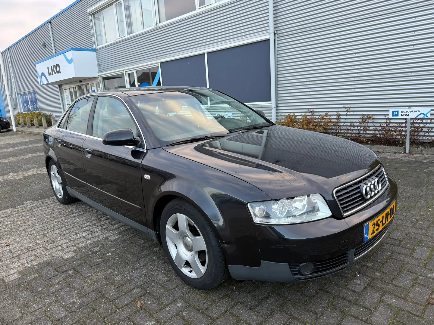 Audi A4 Limousine 1.9 TDI Exclusive Clima Bj:2003 NAP! Nero - 2