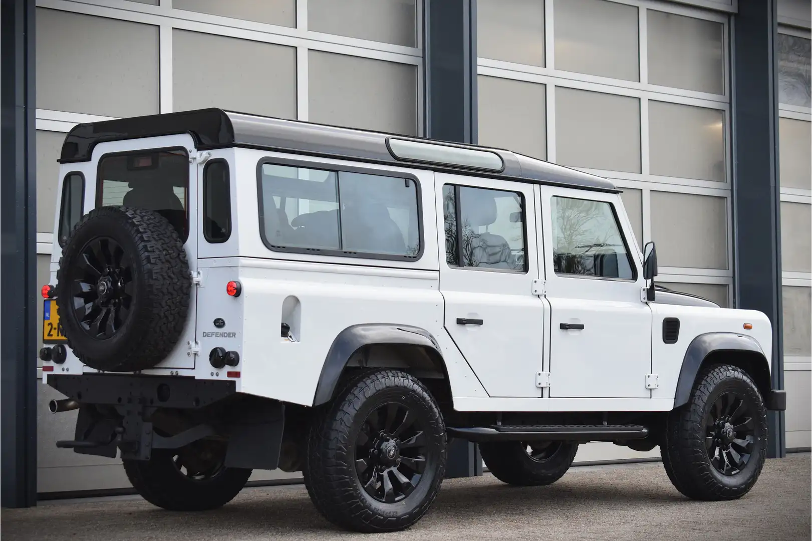 Land Rover Defender 2.2 D SW 110" Adventure Limited Edition 2015 | 7 p Blanc - 2