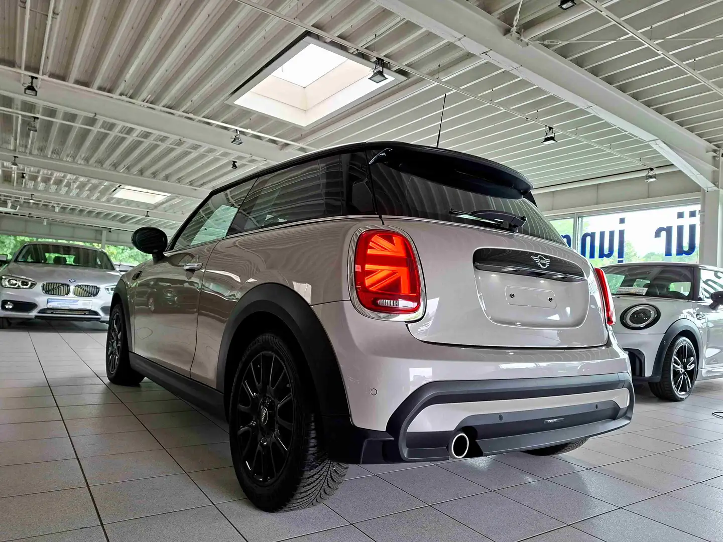 MINI Cooper Automatik Navi SportSitze Sitzhzg PDC Classic Trim Gris - 2