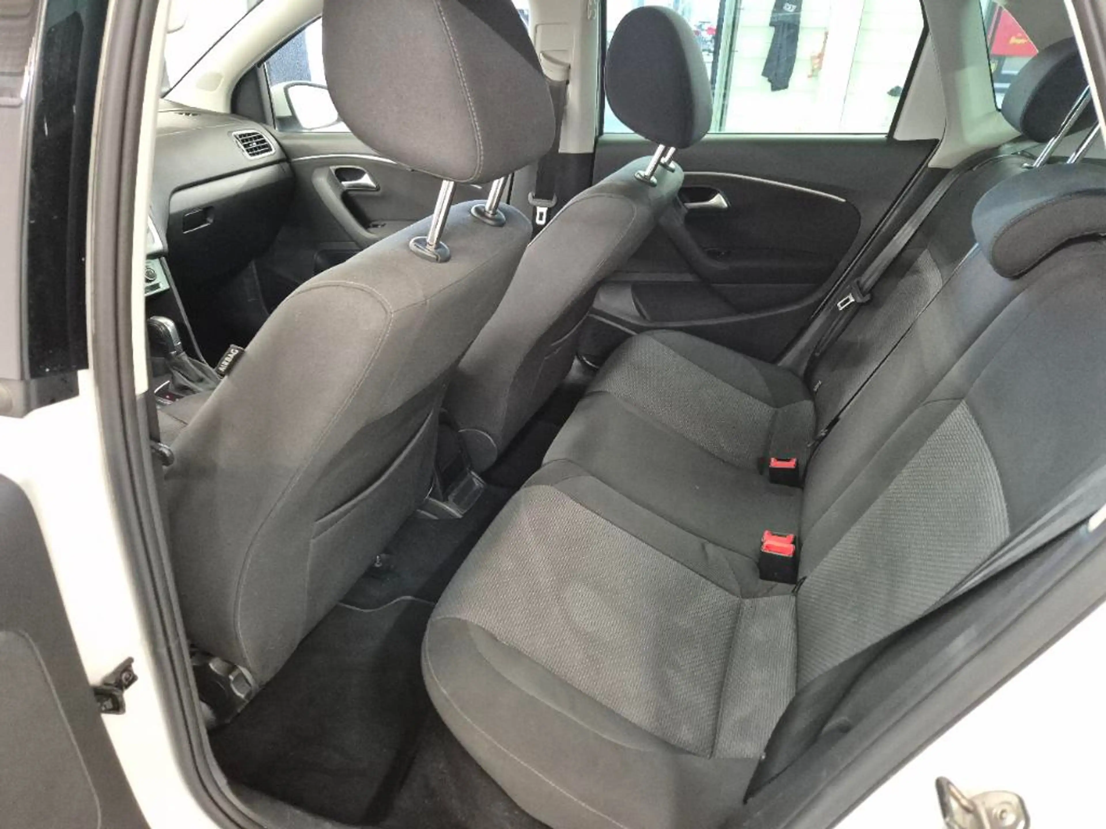 Volkswagen Polo 1.2 TSI Highline/ AUTOMAAT/ CARPLAY — photo 9