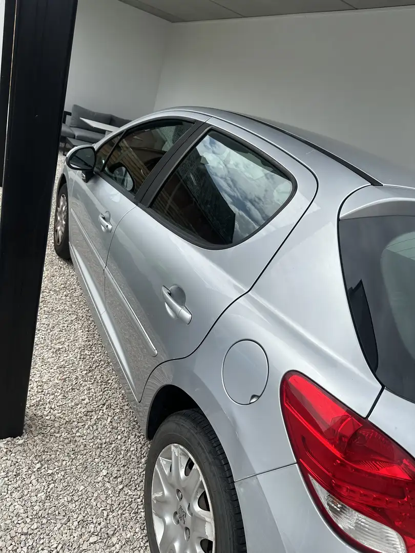 Peugeot 207 75 forever - 2