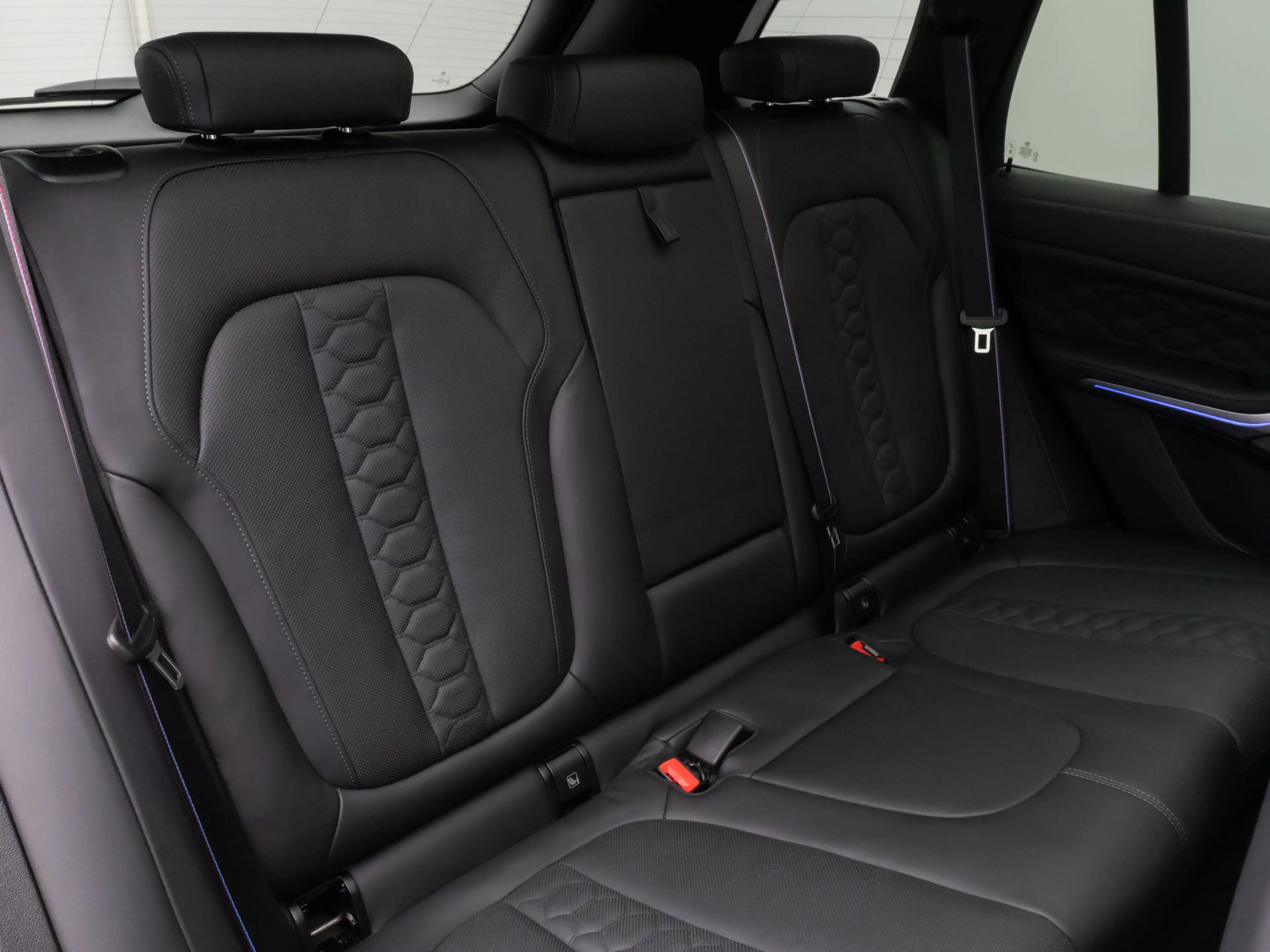 BMW X5 M Competition Panorama Laser 360°DAB DisplKey — photo 28