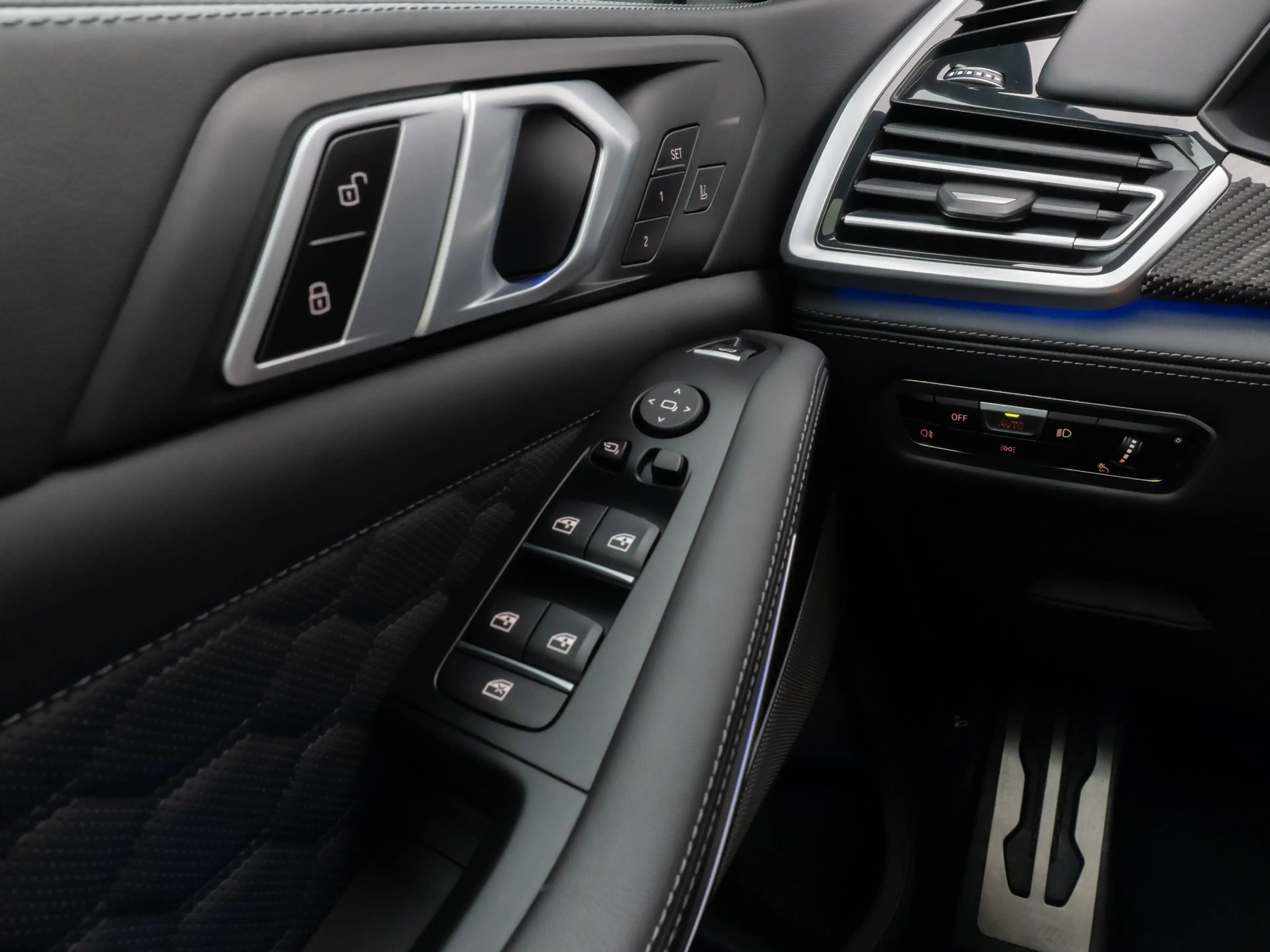 BMW X5 M Competition Panorama Laser 360°DAB DisplKey — photo 34