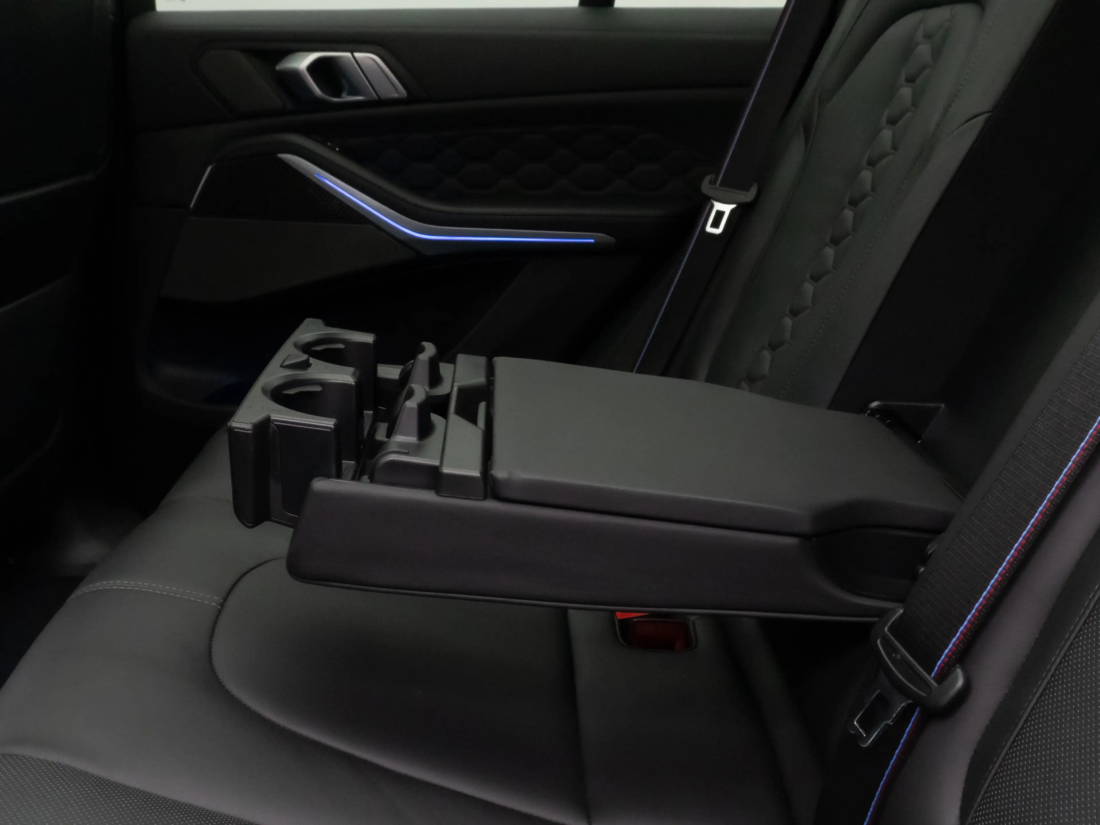 BMW X5 M Competition Panorama Laser 360°DAB DisplKey — photo 27