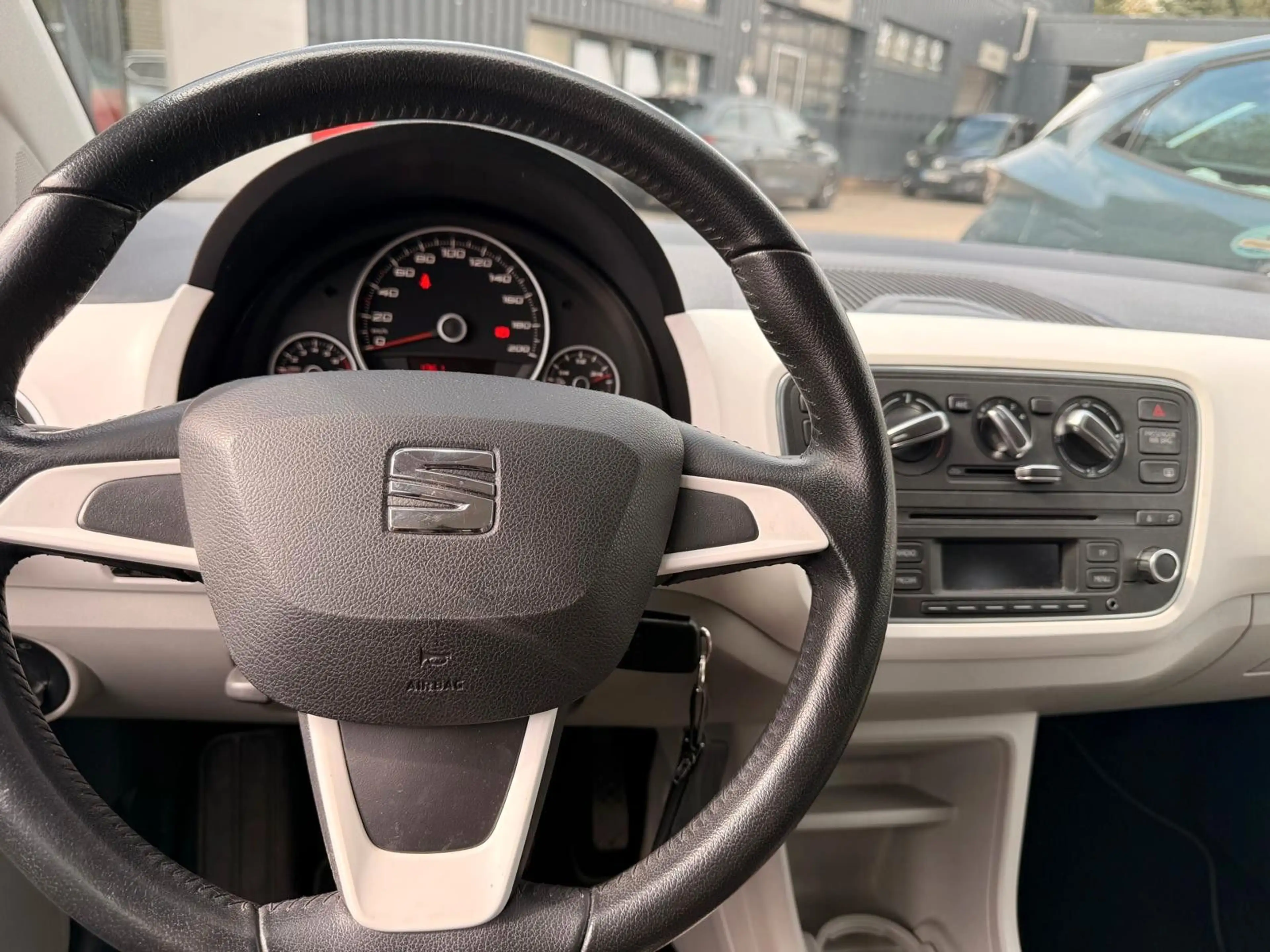 SEAT Mii 4You 1.0 44 kW 60PS Schalter — photo 12