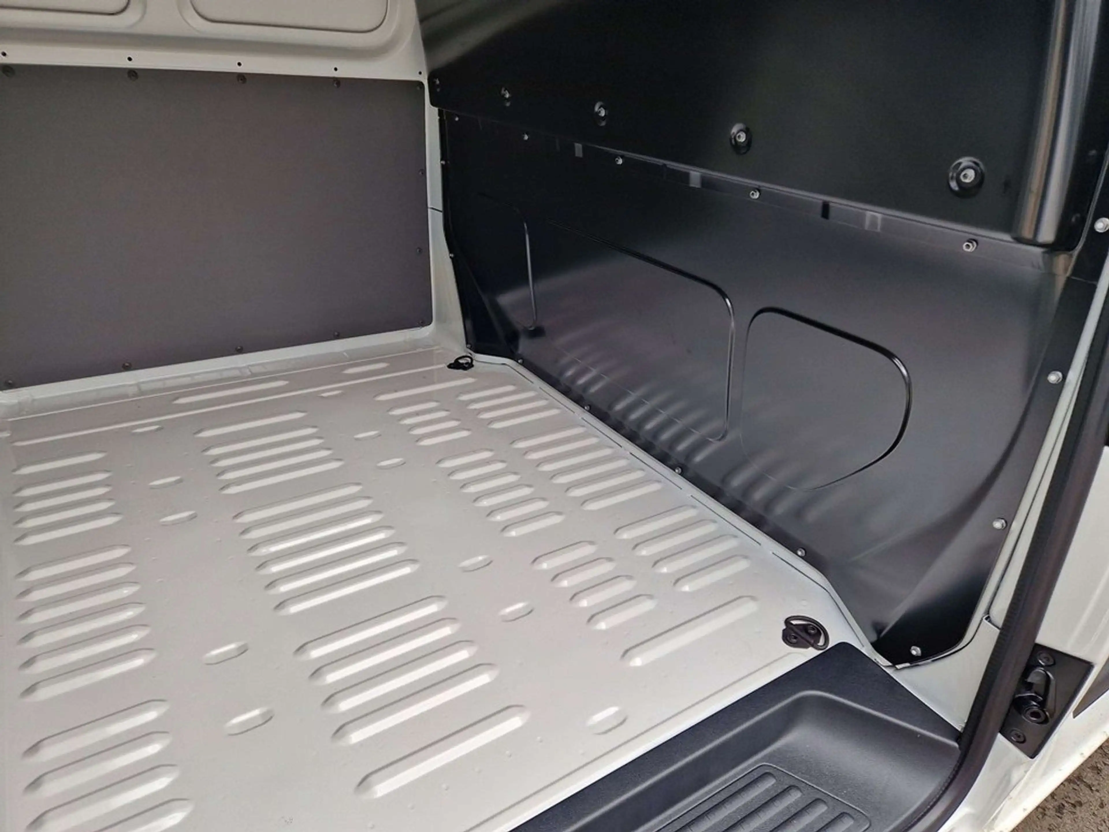 Volkswagen T6.1 Transporter Kasten 2.0 TDI * TEMPOMAT * EINPARKHILFE HINTEN — photo 10