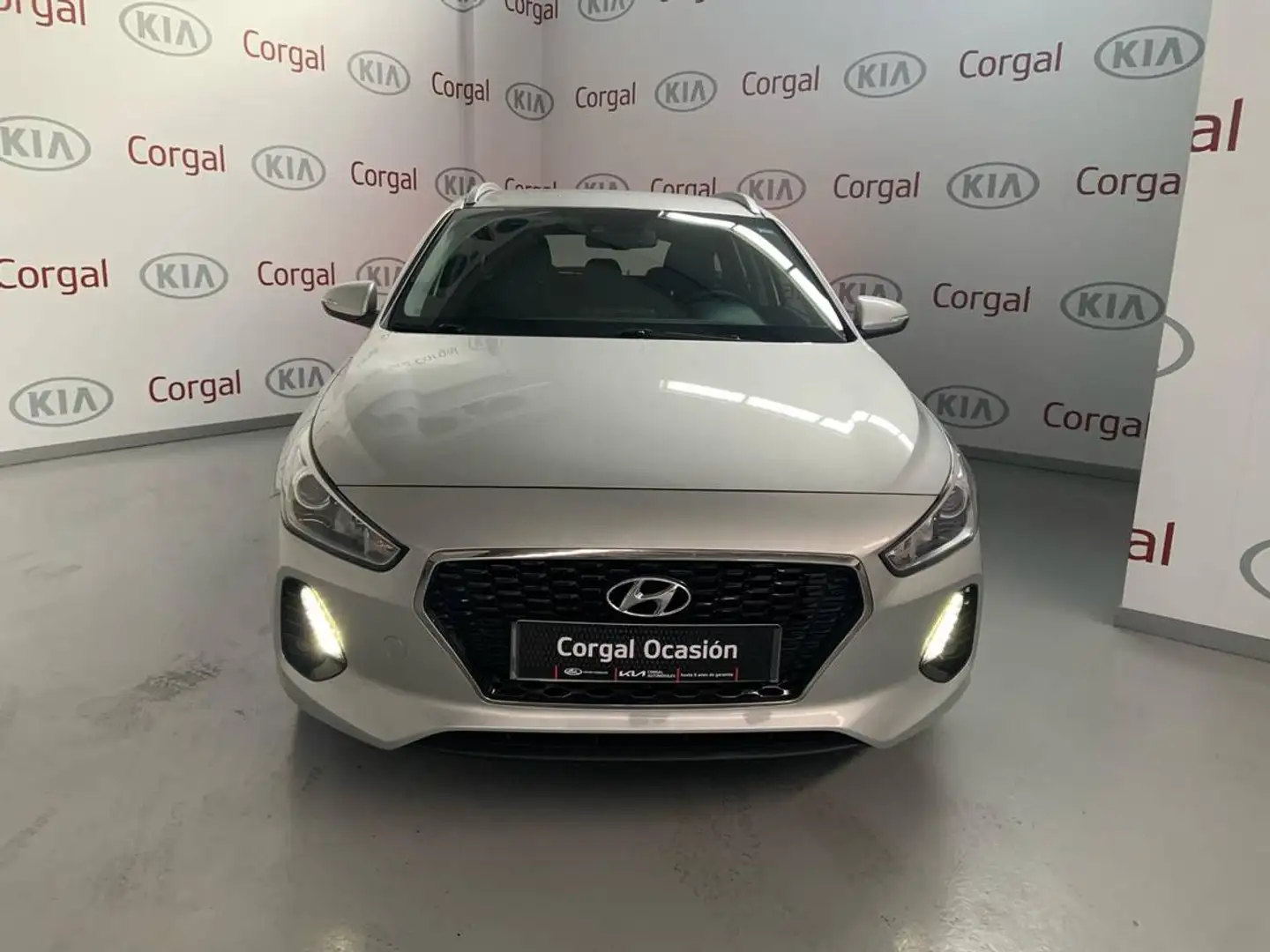 Hyundai i30 CW 1.6CRDi Link 110 Plateado - 2