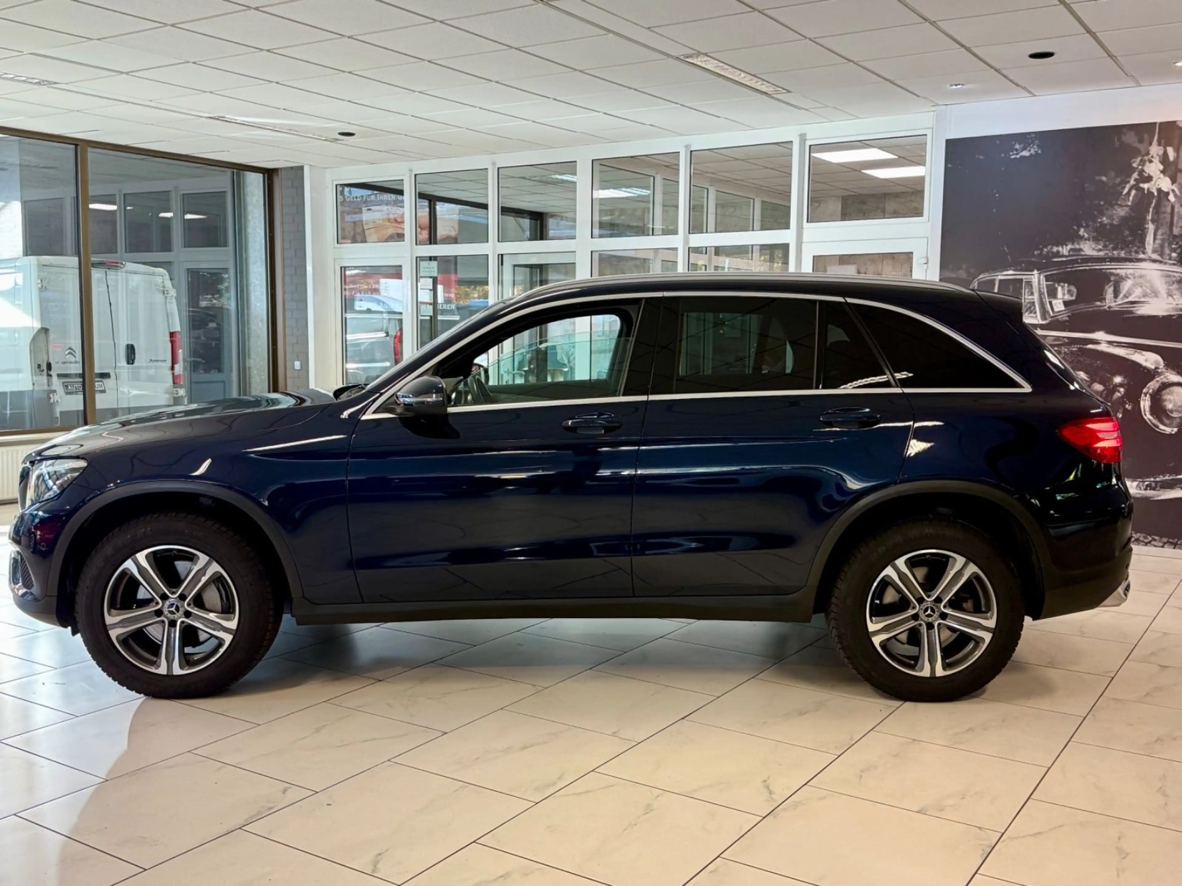 Mercedes-Benz GLC 250 4M EXCLUSIVE LEDER LED COMAND KAMERA PDC — photo 6