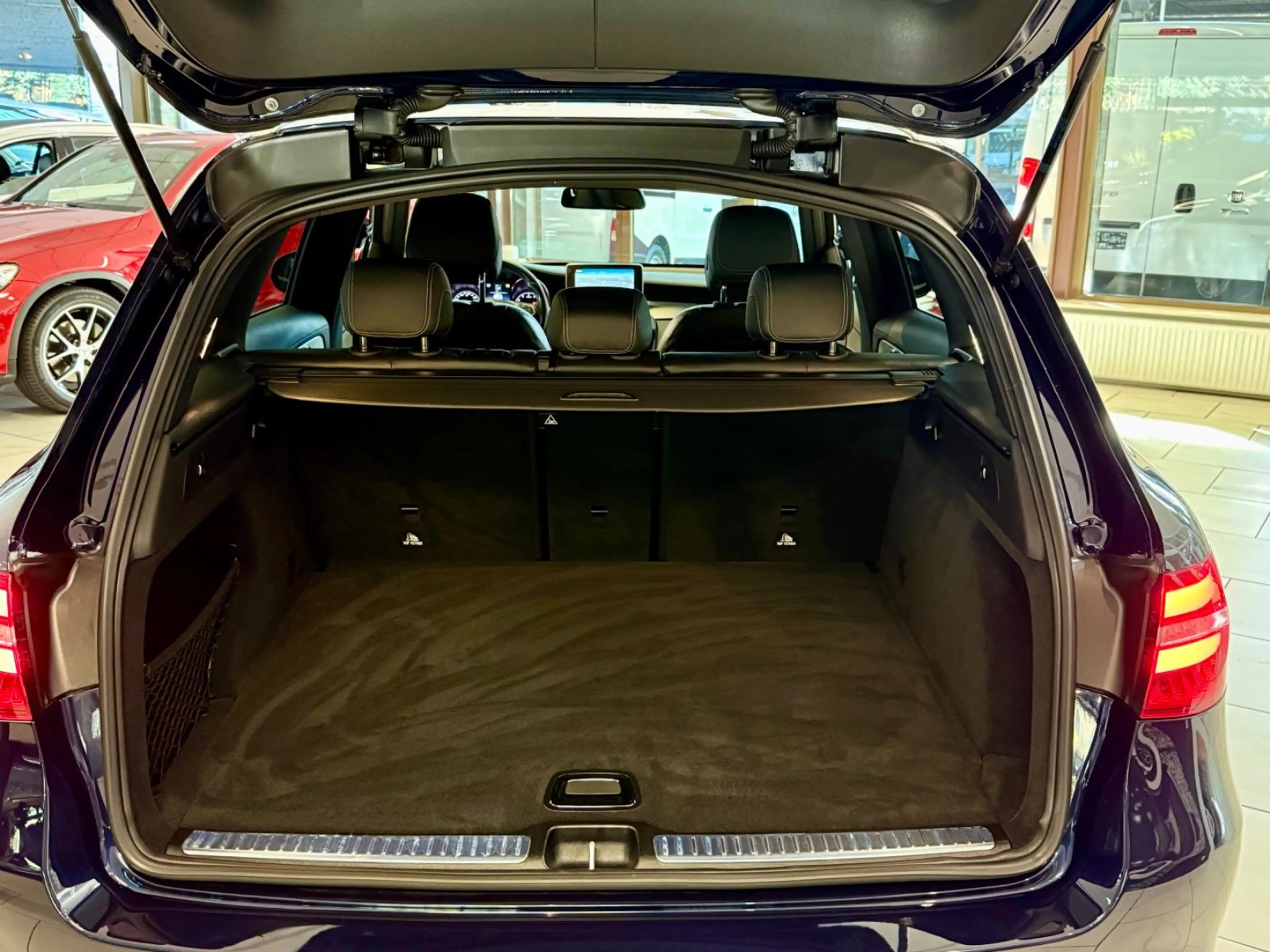 Mercedes-Benz GLC 250 4M EXCLUSIVE LEDER LED COMAND KAMERA PDC — photo 11