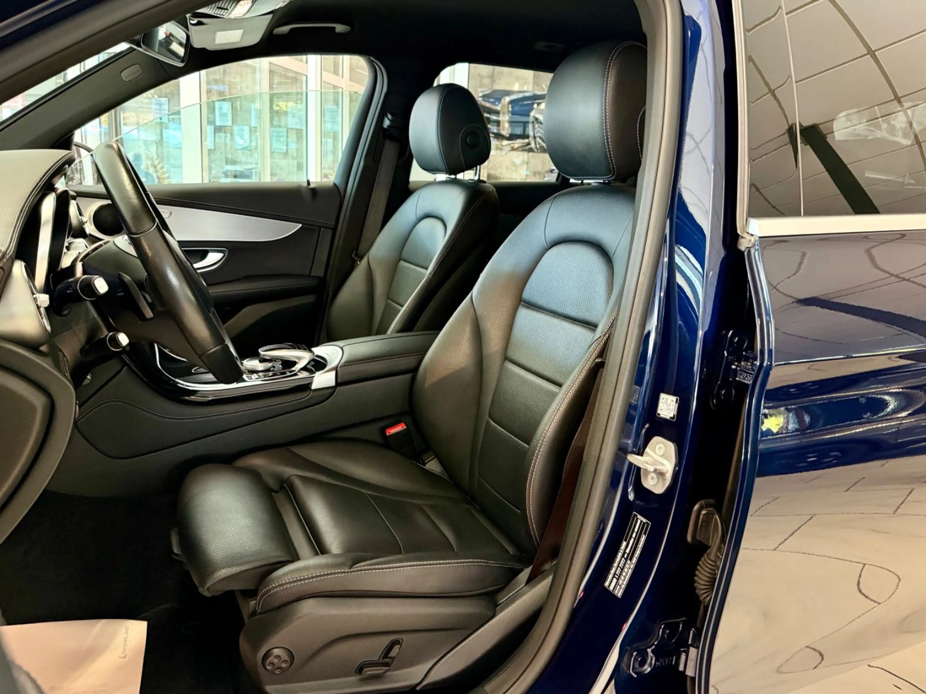 Mercedes-Benz GLC 250 4M EXCLUSIVE LEDER LED COMAND KAMERA PDC — photo 15