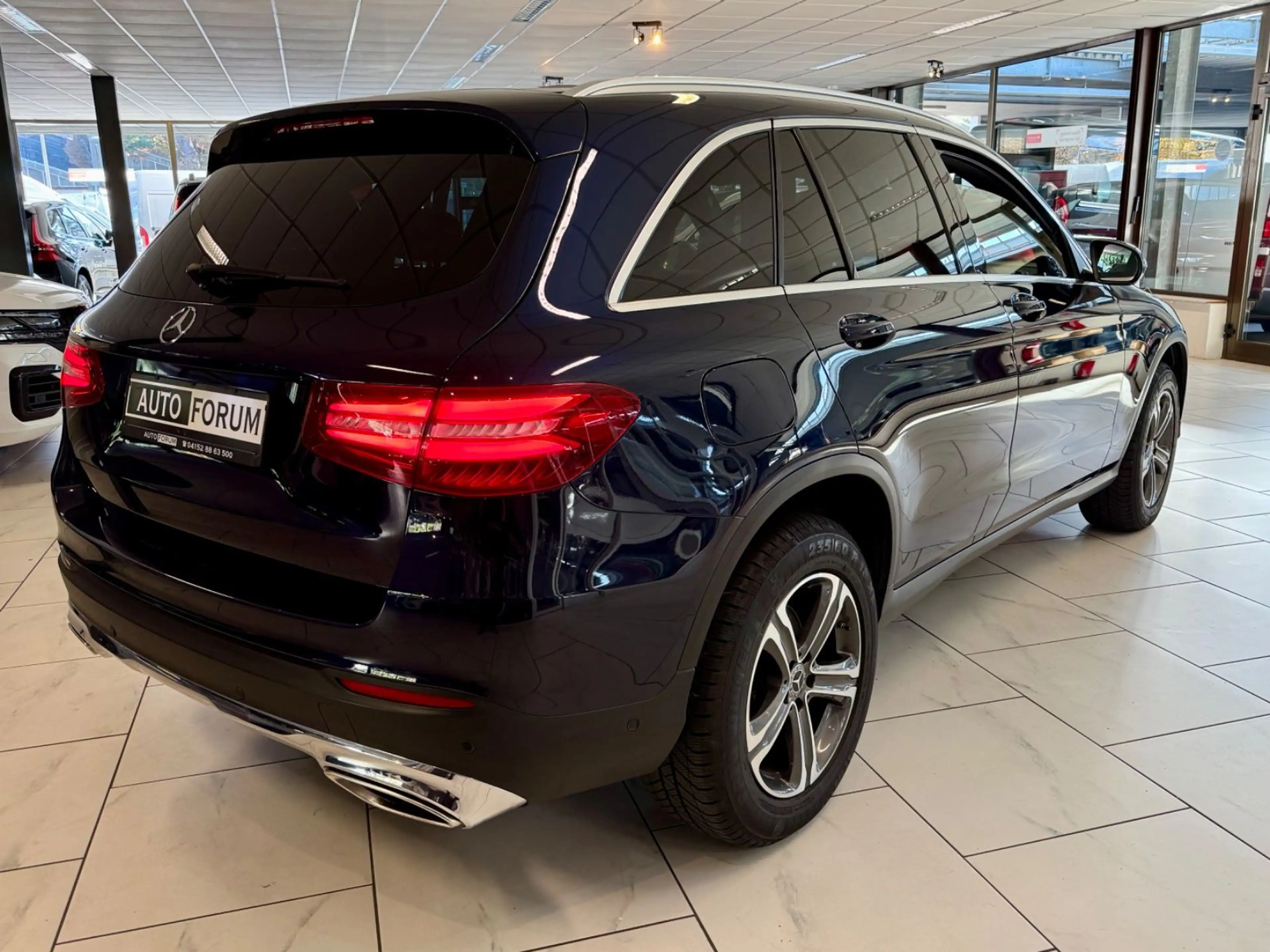 Mercedes-Benz GLC 250 4M EXCLUSIVE LEDER LED COMAND KAMERA PDC — photo 12