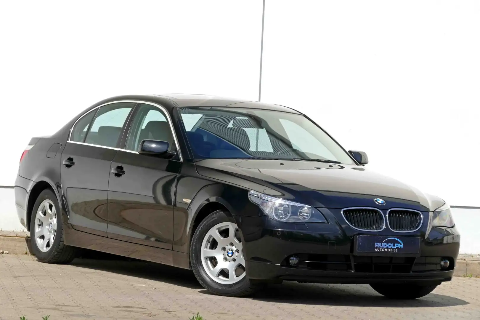 BMW 520 i AUTOMATIK °TÜV NEU °SCHECKHEFT °WARTUNG NEU Schwarz - 1