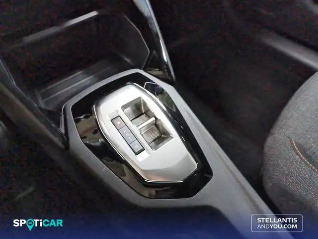 Peugeot 208 view 14