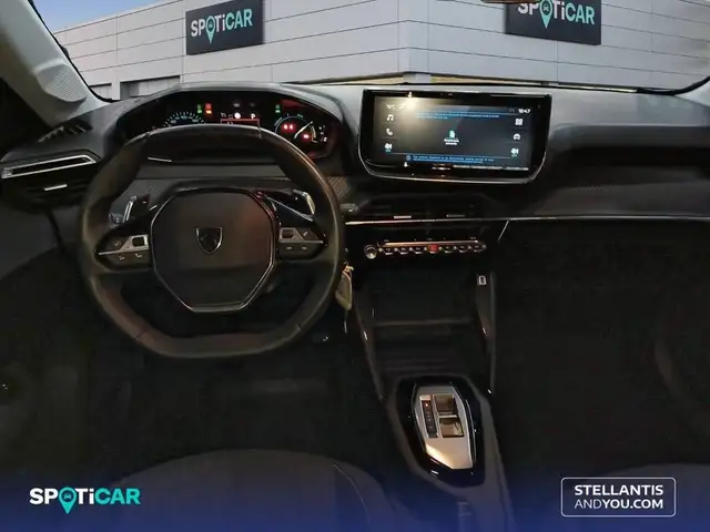 Peugeot 208 view 8