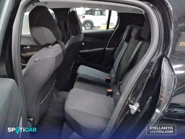 Peugeot 208 view 10