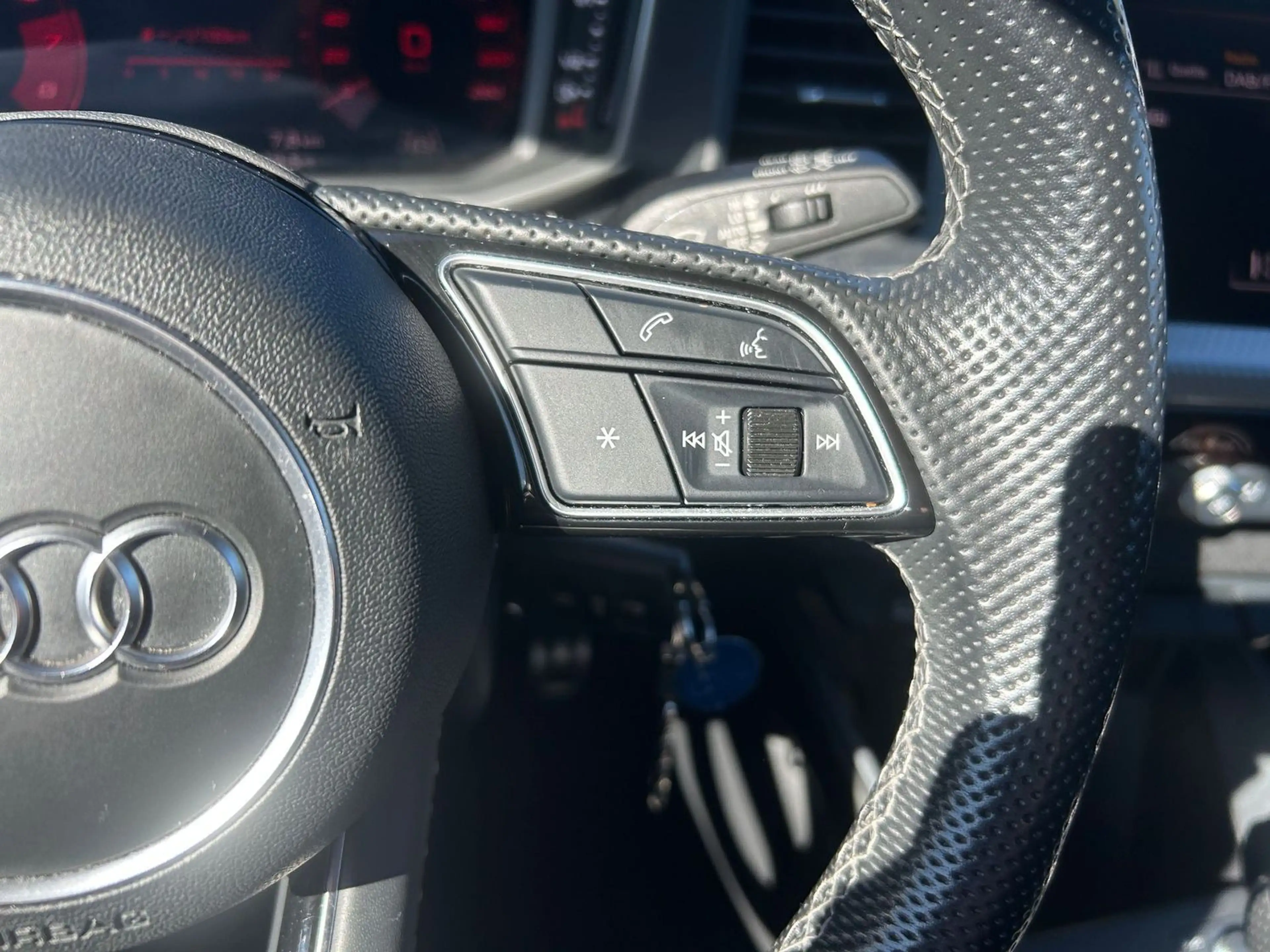 Audi A1 30 TFSI S line S-Tronic 81kW *PDC*LED*CARPLAY* — photo 13