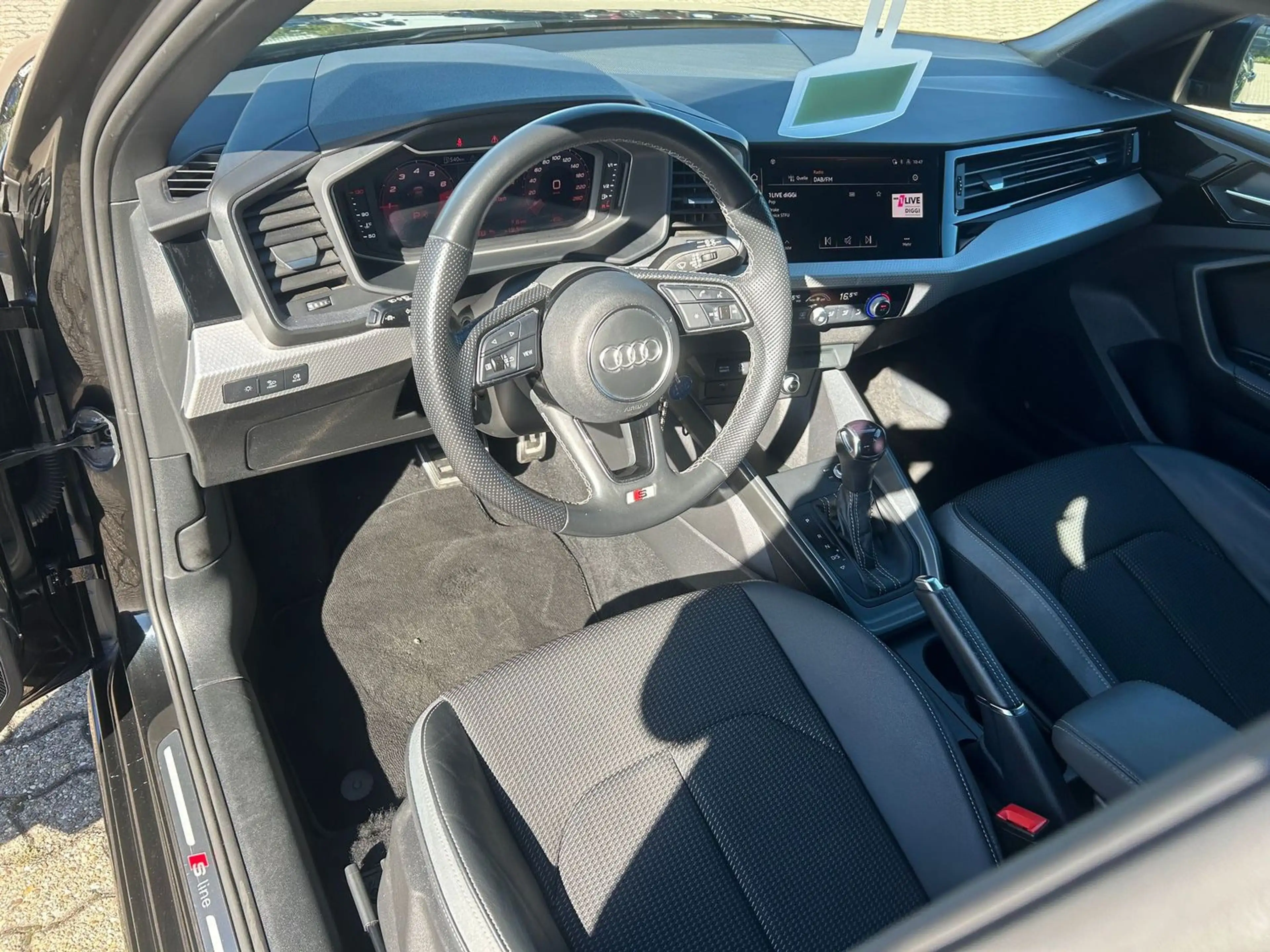 Audi A1 30 TFSI S line S-Tronic 81kW *PDC*LED*CARPLAY* — photo 11