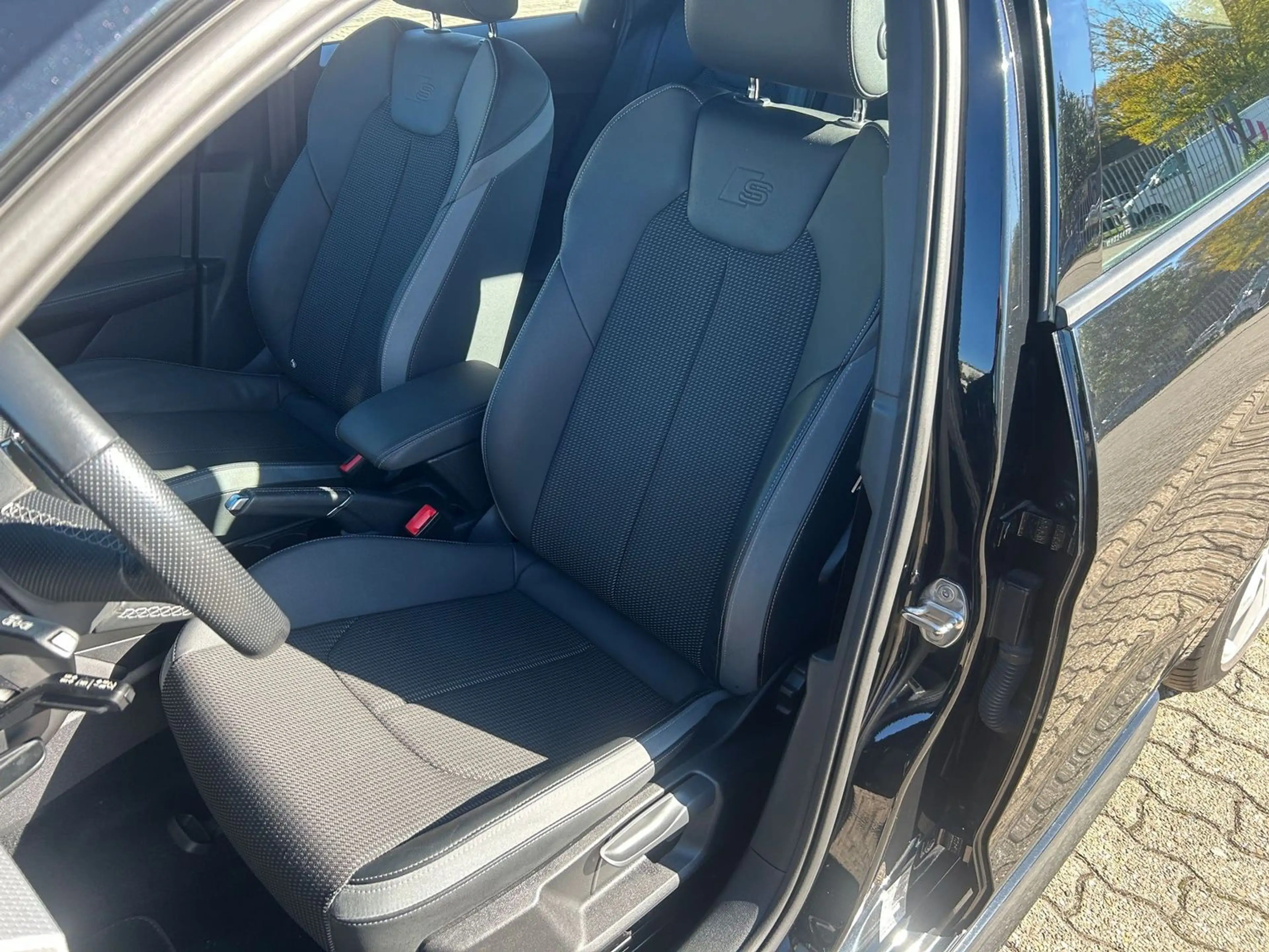 Audi A1 30 TFSI S line S-Tronic 81kW *PDC*LED*CARPLAY* — photo 9
