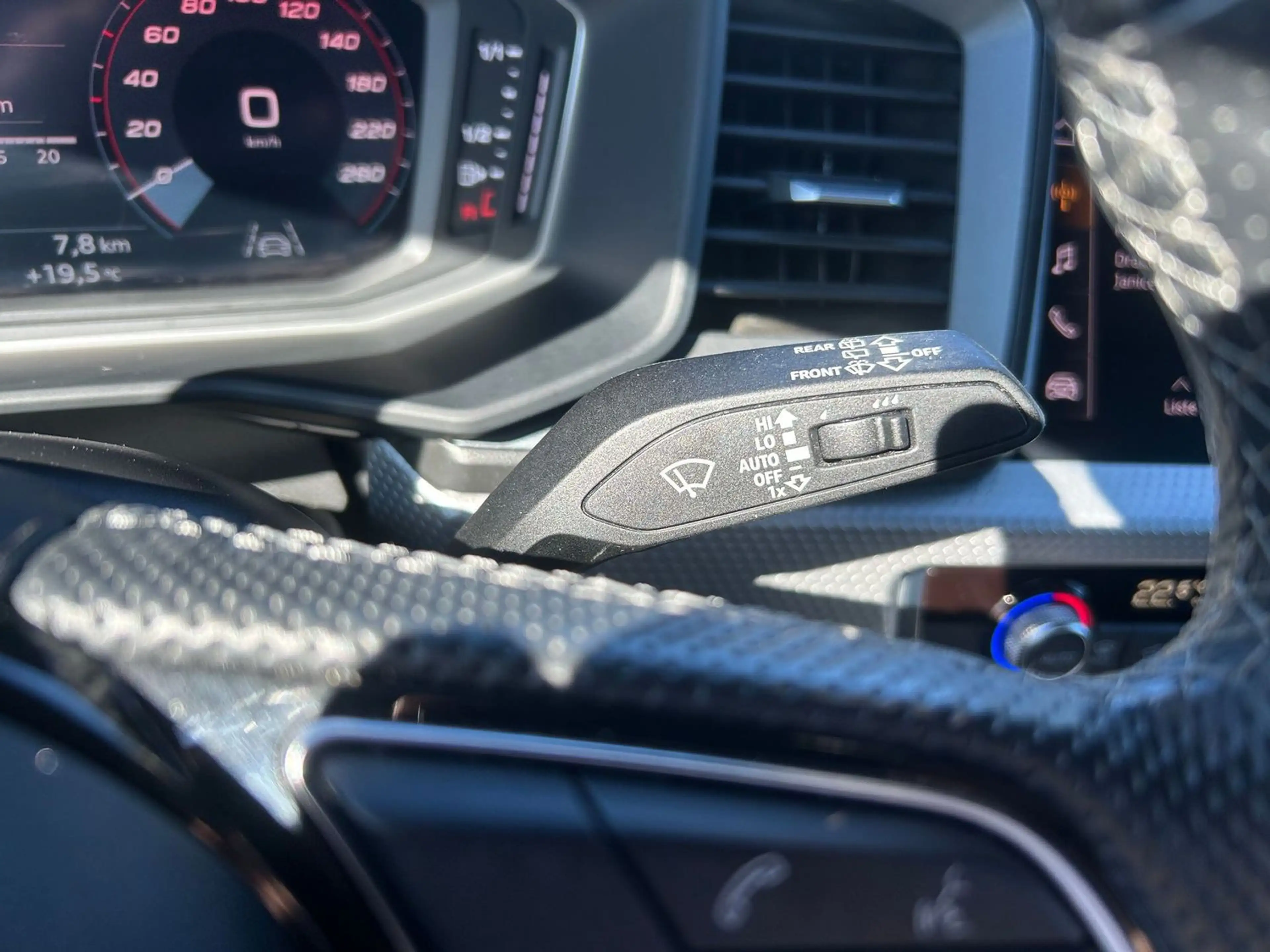 Audi A1 30 TFSI S line S-Tronic 81kW *PDC*LED*CARPLAY* — photo 14