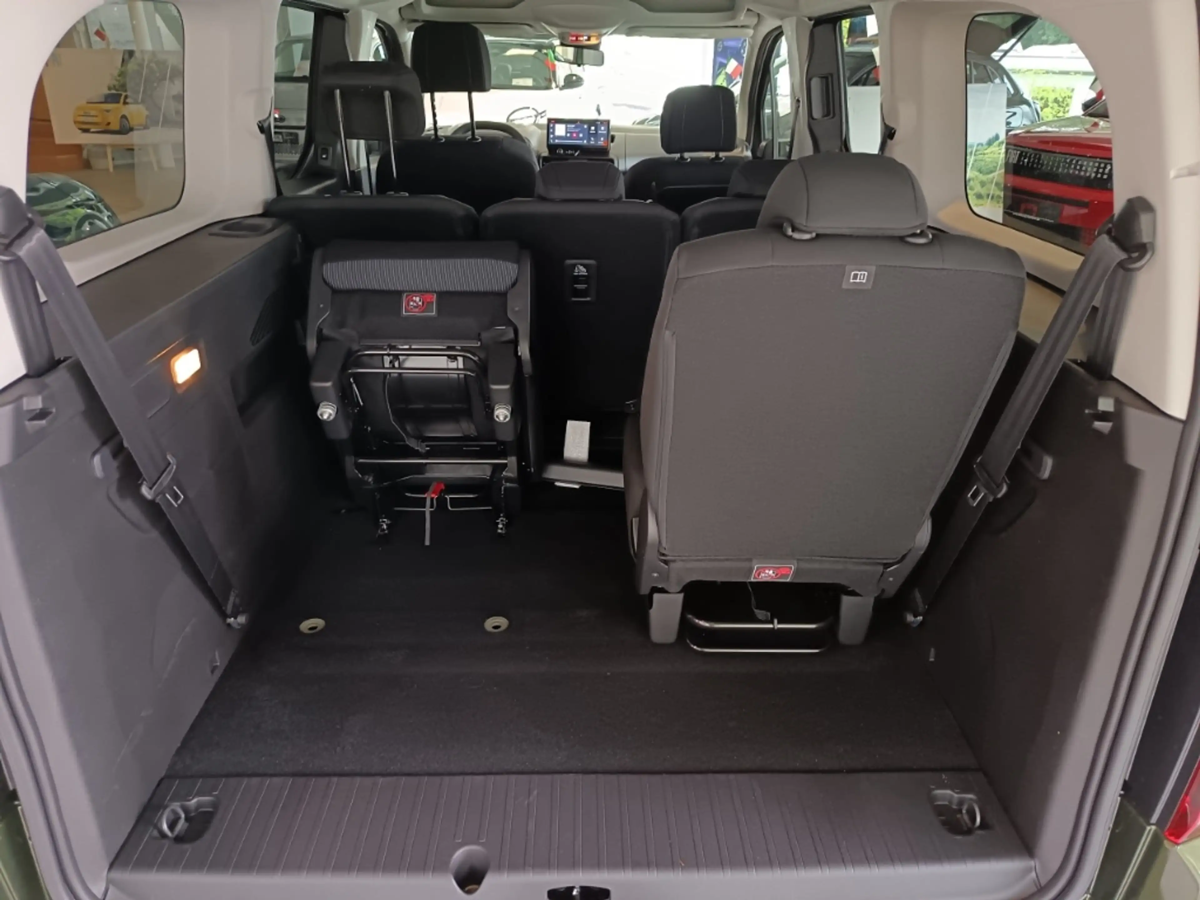 Fiat Qubo L ICON 7-Sitzer Tempomat LED Freisprech El. Parkbr — photo 6