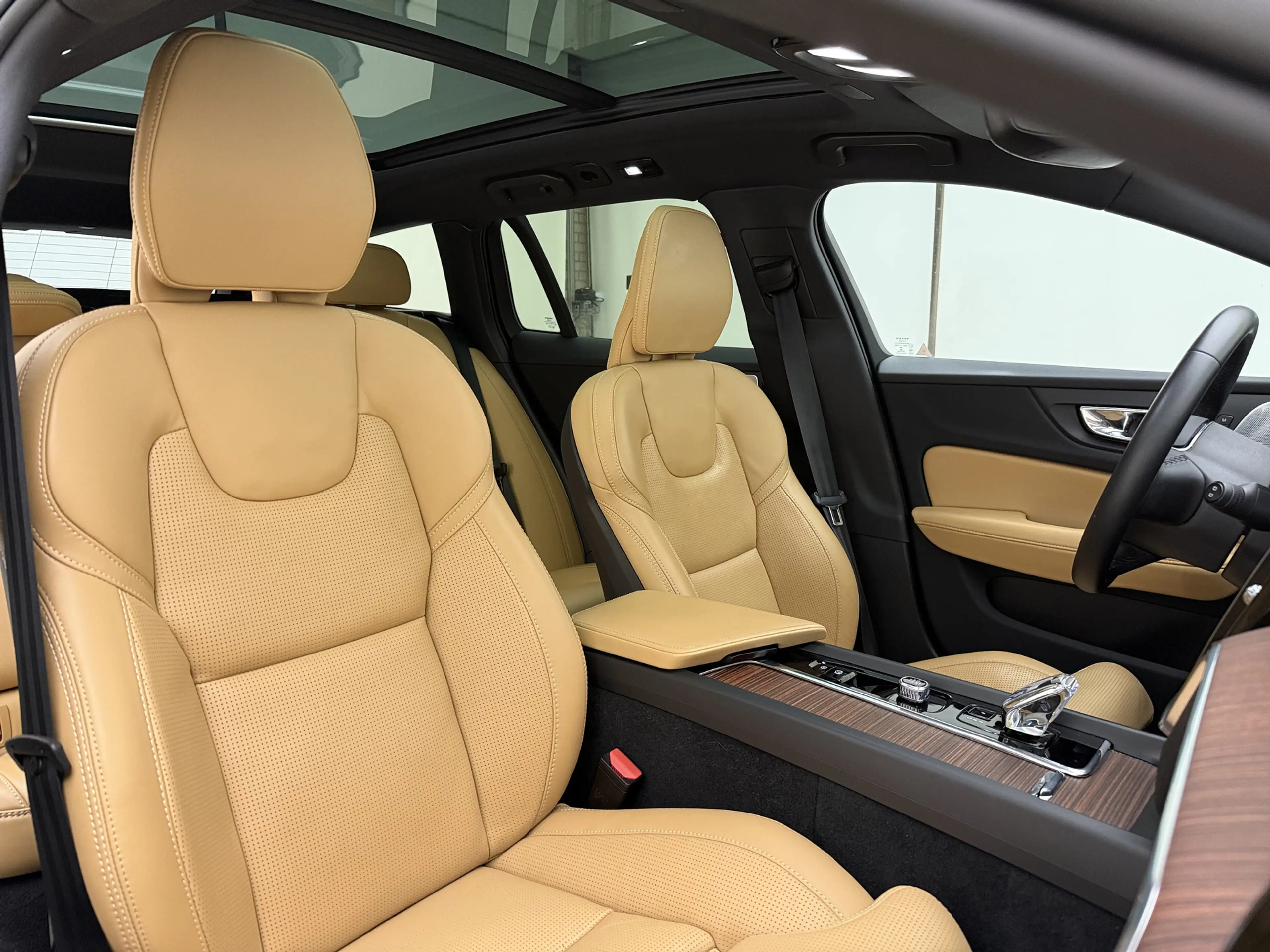 Volvo V60 Cross Country B5 AWD Pro | Geventileerde voorstoelen | Bowers en — photo 6