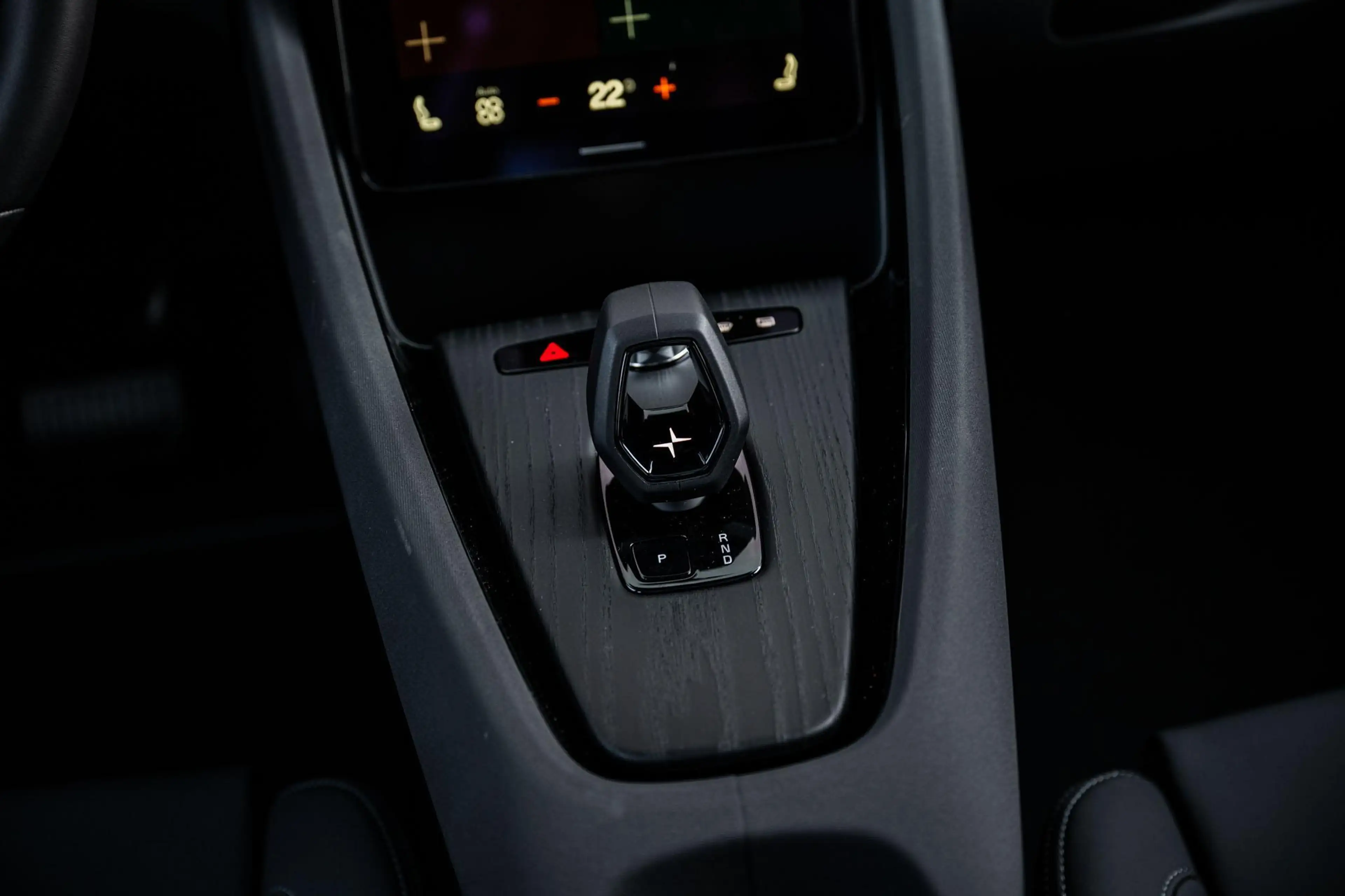 Polestar 2 Long Range Single Motor Prime 82 kWh | Pilot assis — photo 13