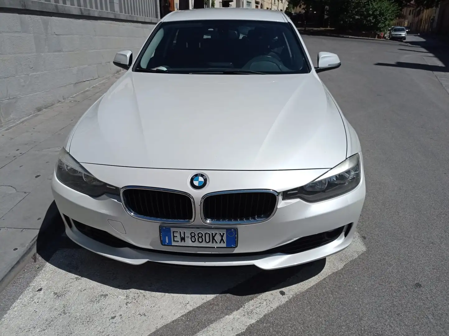BMW 320 Serie 3 F31 Touring 320d Touring Business auto Bianco - 2