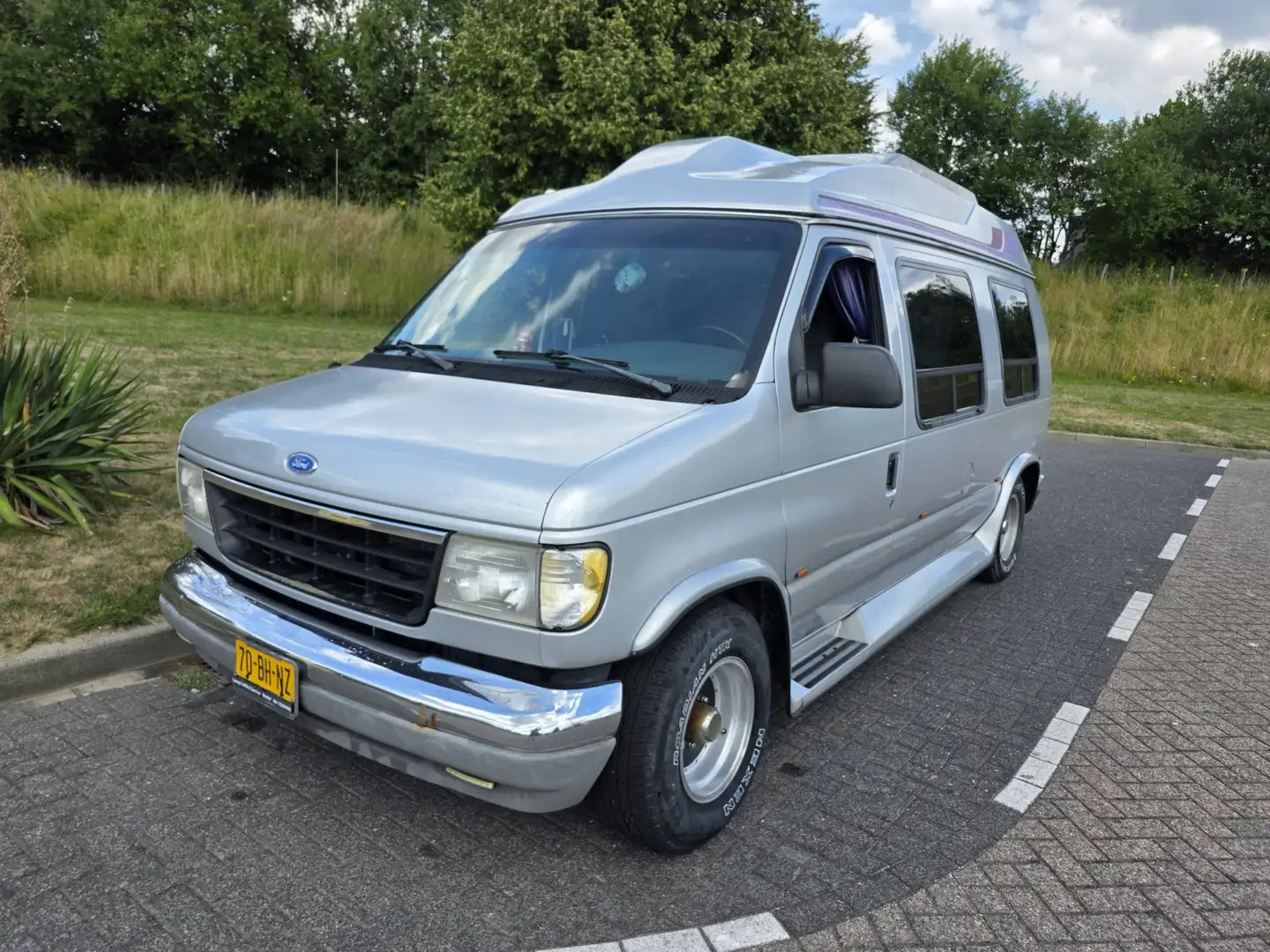 Ford econoline mark 3 Серый - 1