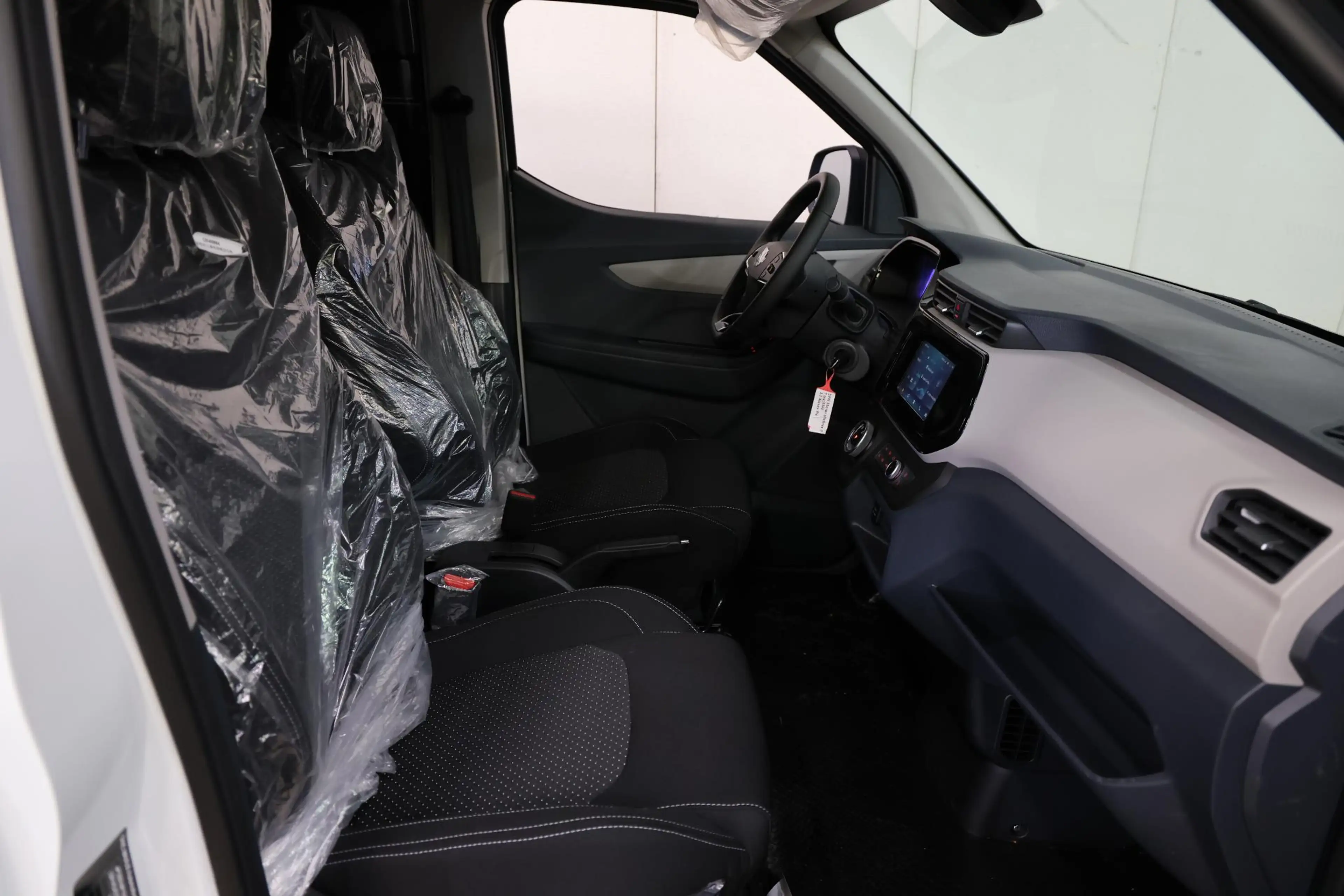 Maxus Others eDeliver L3H1 LANG 50 kWh Snelladen CarPlay Camera — photo 11