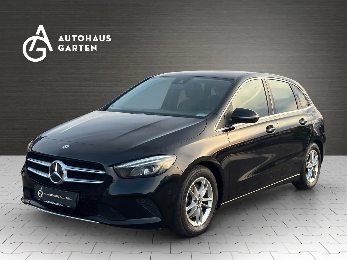 Mercedes-Benz B 200 d Progressive MBUX LED SHZ PDC Navi AHK Schwarz - 1