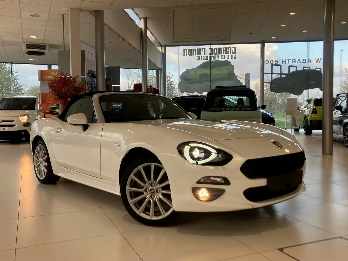 Fiat 124 Spider LUSSO 1.4 TURBO 140 PK | DISTRIBUTIE + GARANTIE! Blanc - 1